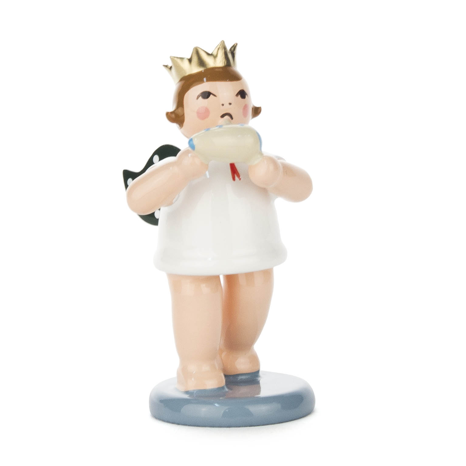 Porzellanfigur eines Engels mit Krone, weißem Kleid und schwarzen Flügeln, der eine Okarina spielt. im Dregeno Online Shop günstig kaufen