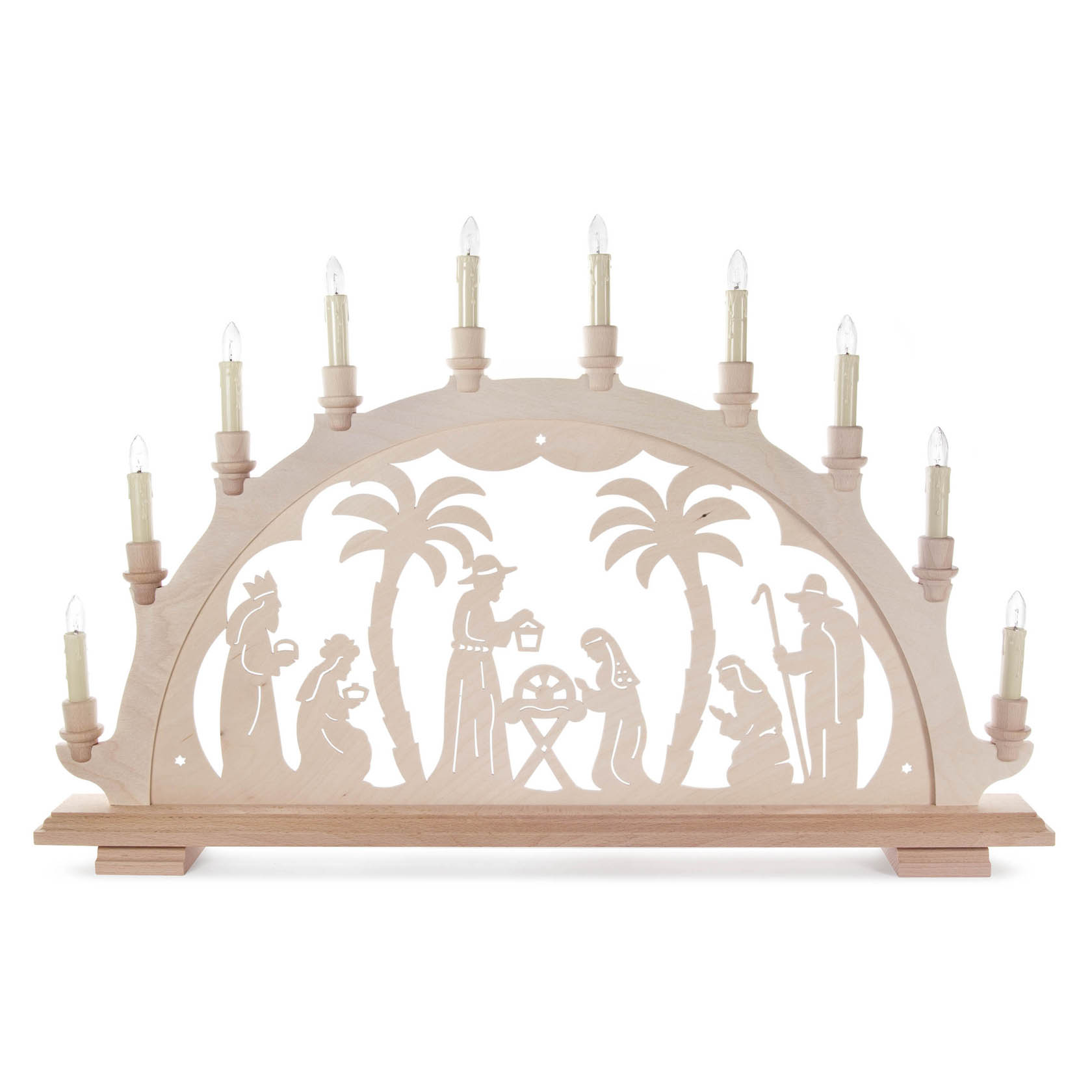 Ein elektrischer Schwibbogen zeigt die Szene der Geburt Christi mit Maria, Josef, dem Jesuskind in der Krippe, Hirten, den Heiligen Drei Königen und Palmen. im Dregeno Online Shop günstig kaufen