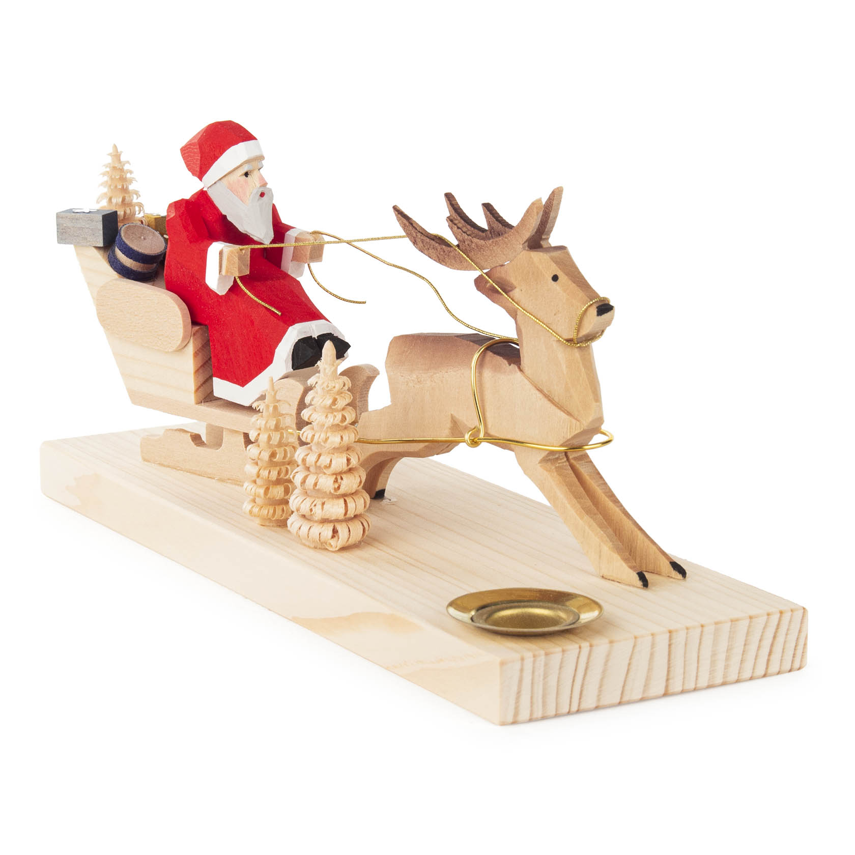 Holzskulptur eines Weihnachtsmanns in rotem Anzug, der einen Hirschschlitten lenkt, auf einer Holzplatte mit Platz für eine Kerze montiert.