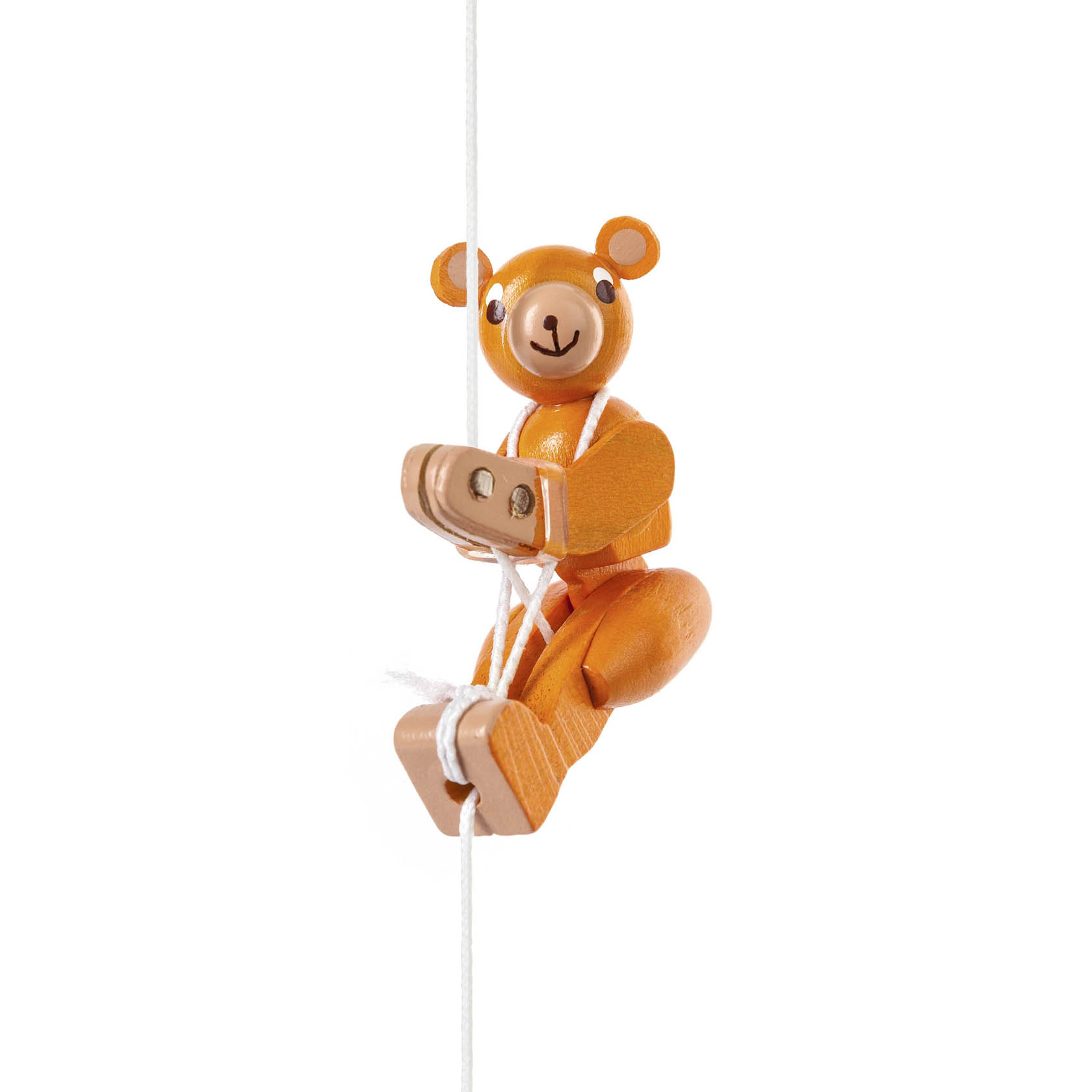 Kletterfigur in Form eines Teddybären aus Holz, mit gelbem Fell und braunen Ohren, die an einem weißen Seil nach oben klettert. im Dregeno Online Shop günstig kaufen