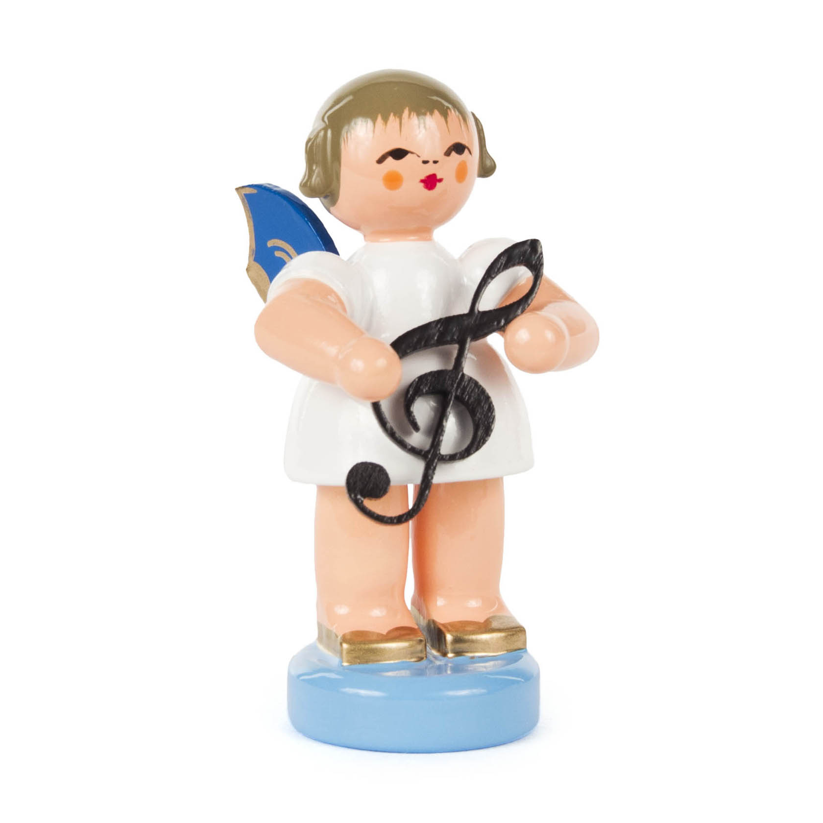 Kleine Holzfigur eines Engels mit blauen Flügeln, die einen schwarzen Violinschlüssel hält. Der Engel trägt ein weißes Kleid und steht auf einem blauen Sockel. im Dregeno Online Shop günstig kaufen