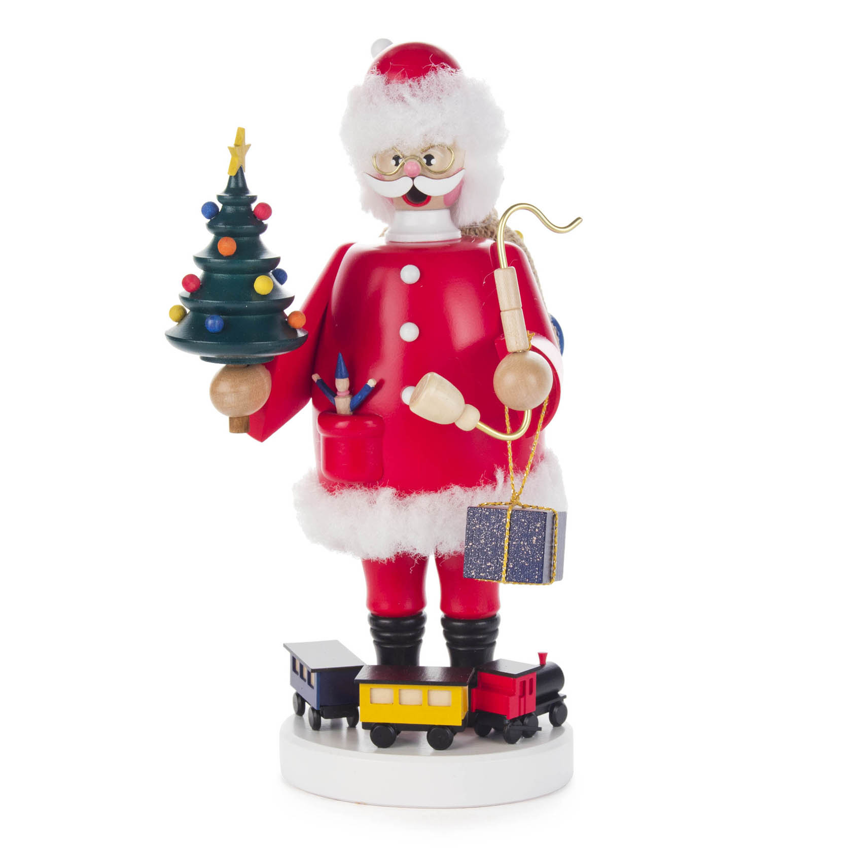 Ein Räuchermann in Form eines Weihnachtsmanns mit Brille hält einen Weihnachtsbaum und eine goldene Angelrute mit einem Geschenk und steht auf einem Zug. im Dregeno Online Shop günstig kaufen