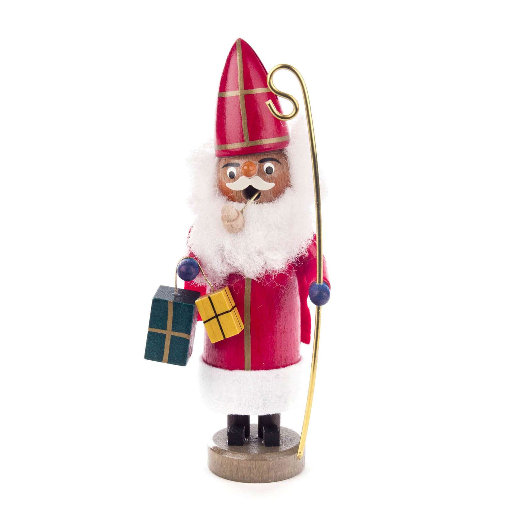 Ein Mini-Räuchermann, der St. Nikolaus darstellt. Er trägt ein rotes Gewand, hält einen goldenen Stab und hat zwei kleine Geschenke in den Händen. im Dregeno Online Shop günstig kaufen