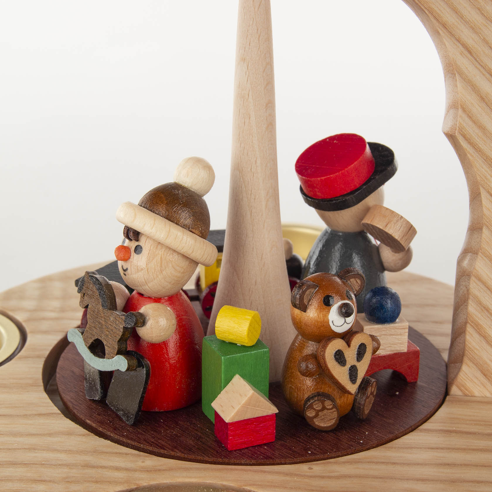 Pyramide Spielende Kinder für Teelichte