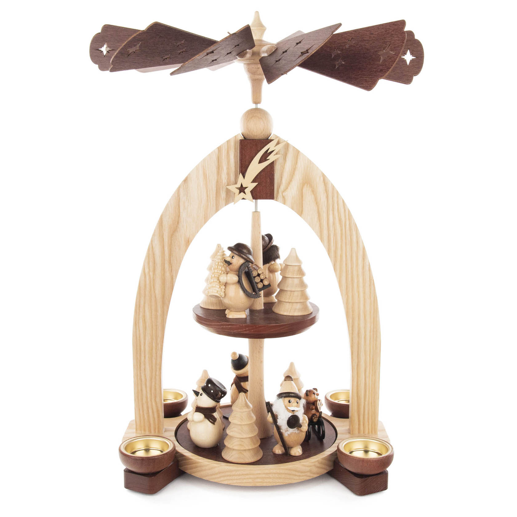Naturbelassene, zweistöckige Weihnachtspyramide mit Weihnachtsmannfiguren, Schneemann, Bäumen und Teelichthaltern. Oben sind drehbare Flügel angebracht. im Dregeno Online Shop günstig kaufen