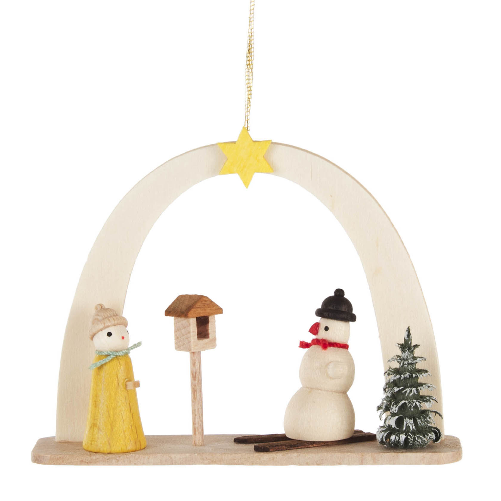 Holzschmuck mit einem Schneemann und einer Person, die vor einem Vogelhaus steht. Ein kleiner Weihnachtsbaum ist ebenfalls auf dem Display. im Dregeno Online Shop günstig kaufen