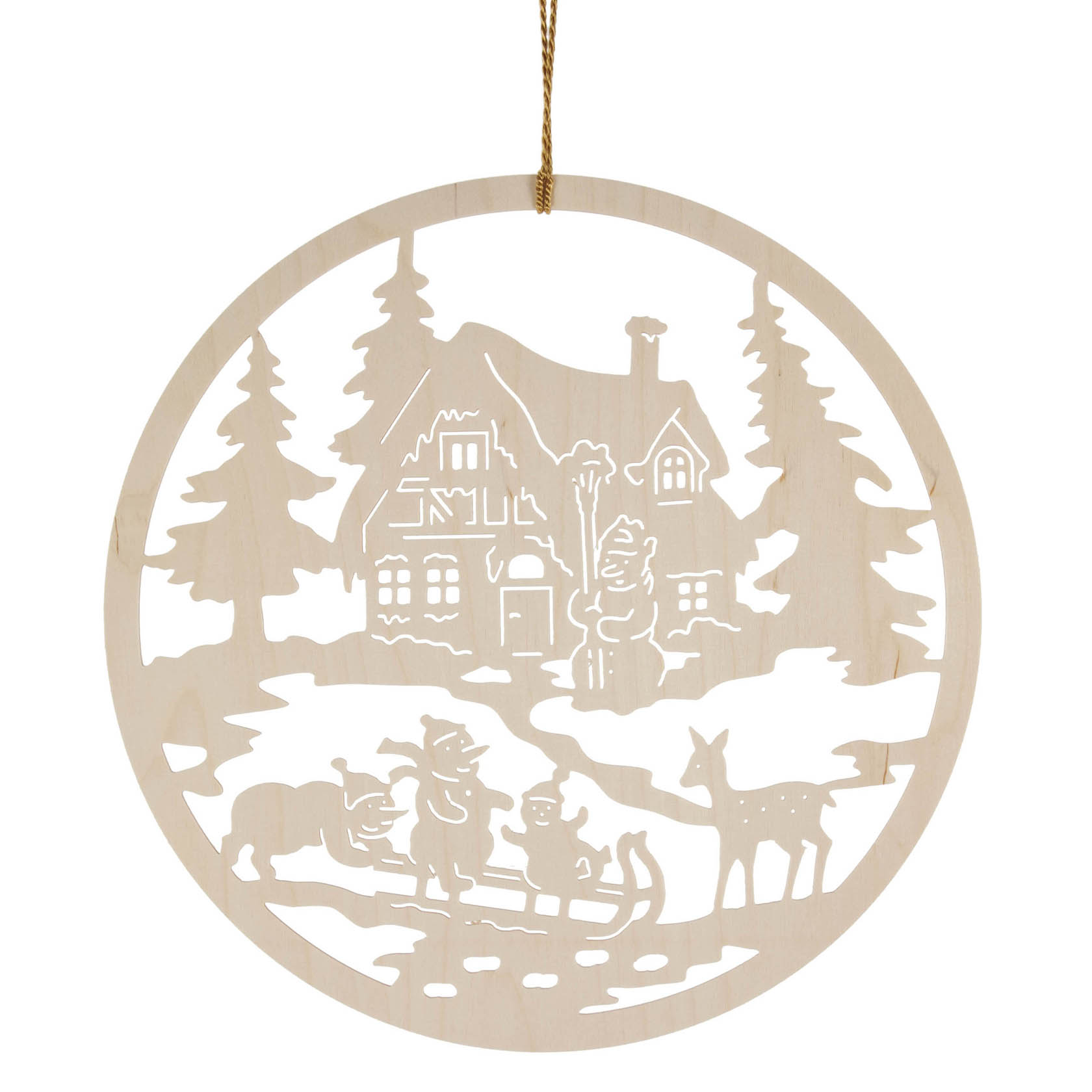Round wooden silhouette of snowmen sledding, with a wooden house, pine trees, and a deer in the background. im Dregeno Online Shop günstig kaufen
