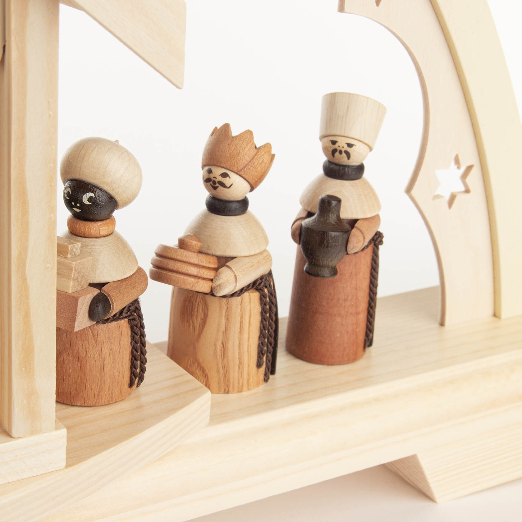 Schwibbogen Christi Geburt bel. Stall