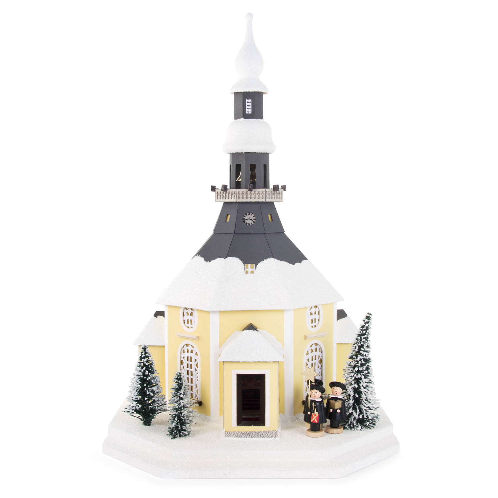 Modell der Seiffener Kirche mit elektrischer Beleuchtung, umgeben von Figuren einer Kurrende und Tannenbäumen, auf einem schneebedeckten Untergrund. im Dregeno Online Shop günstig kaufen