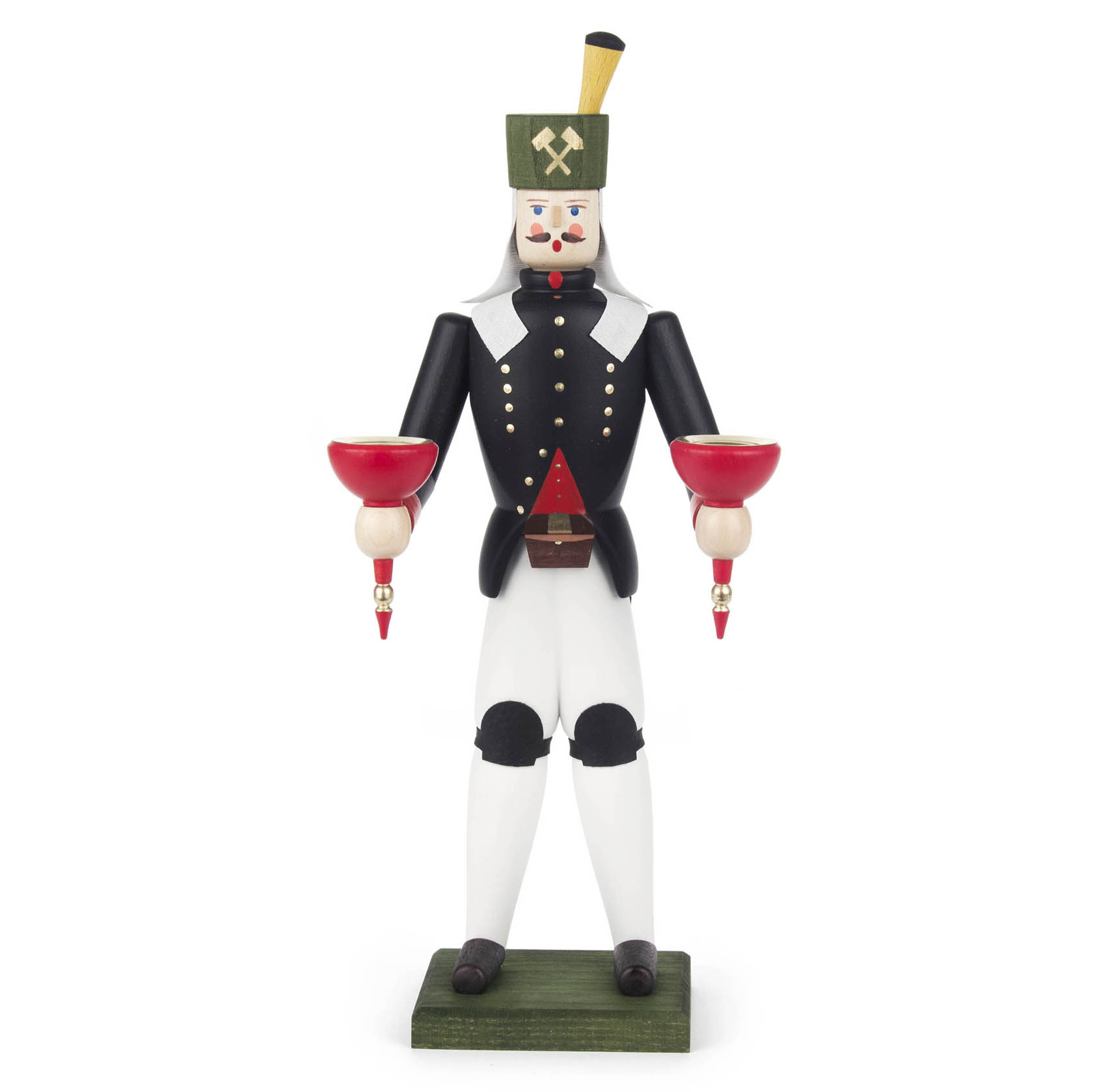 Holzfigur eines Bergmanns in traditioneller schwarz-weißer Bergmannsuniform mit grünem Hut. Die Figur hält in jeder Hand einen roten Kerzenhalter. im Dregeno Online Shop günstig kaufen