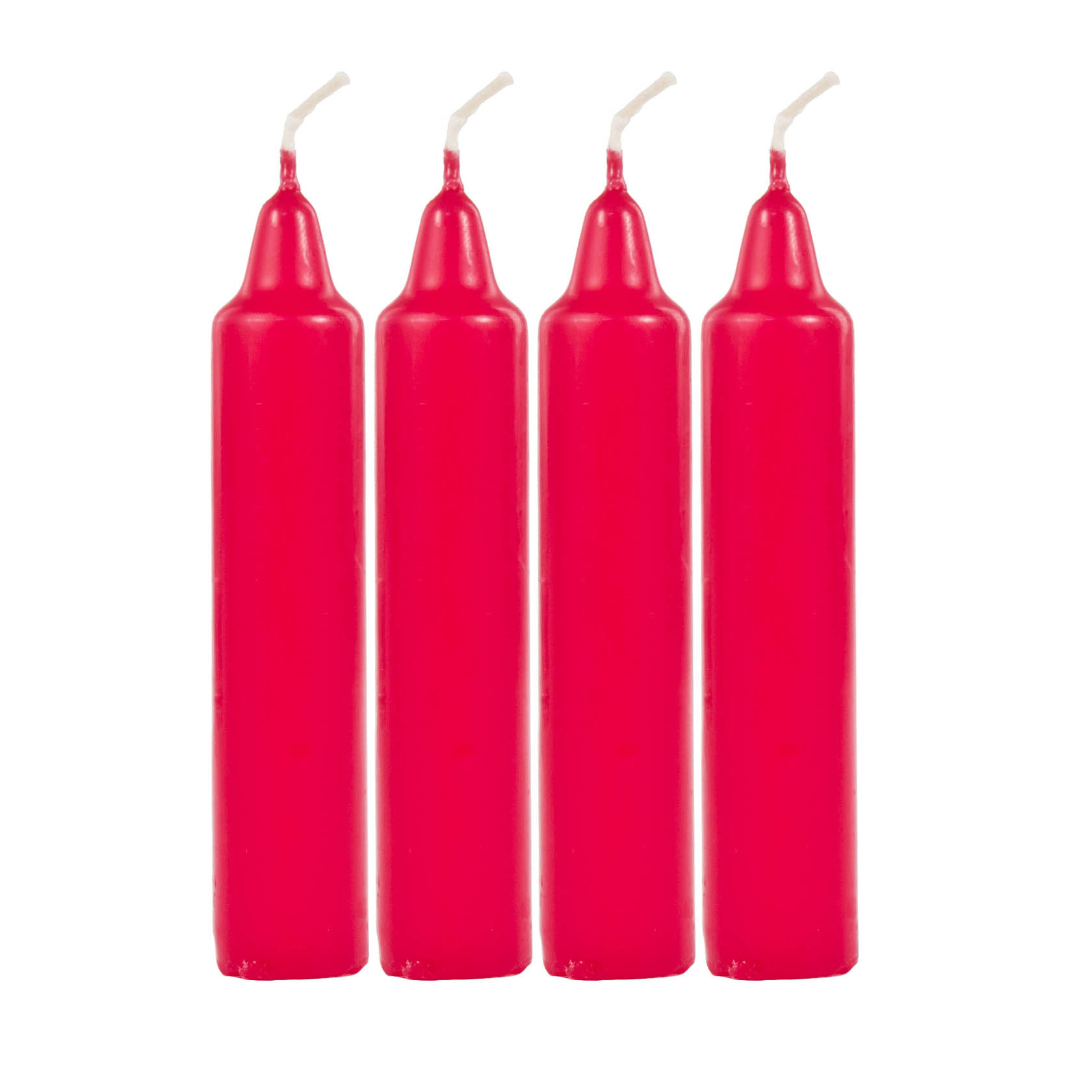 Vier rote Adventskerzen, die nebeneinander stehen, jede mit einem weißen Docht. im Dregeno Online Shop günstig kaufen