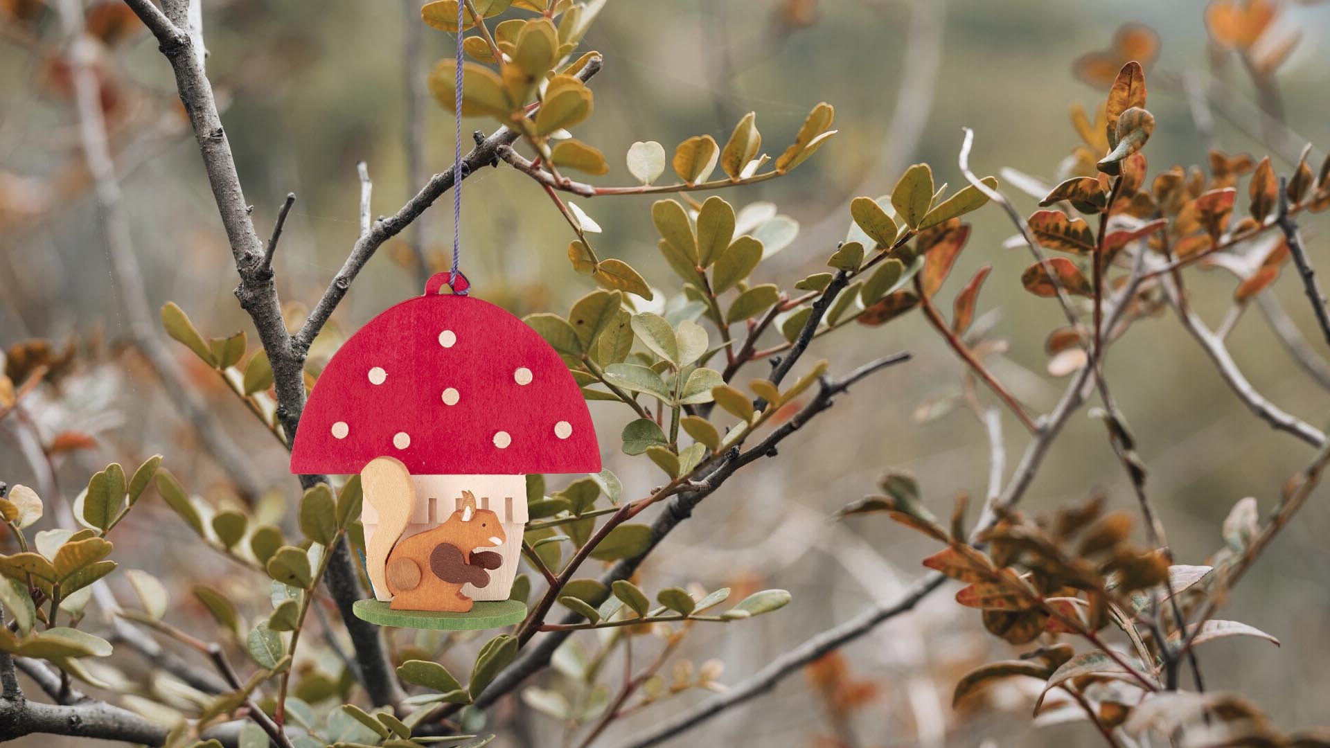 Baumschmuck Fliegenpilz mit Eichhörnchen