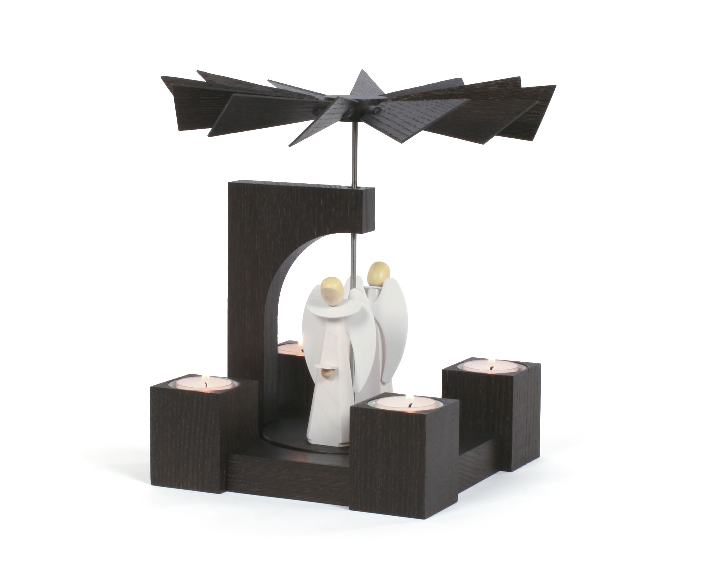 Eine schlichte, moderne Weihnachtspyramide aus Mooreiche mit vier Teelichthaltern und einem großen Propeller, jedoch ohne Figuren. im Dregeno Online Shop günstig kaufen