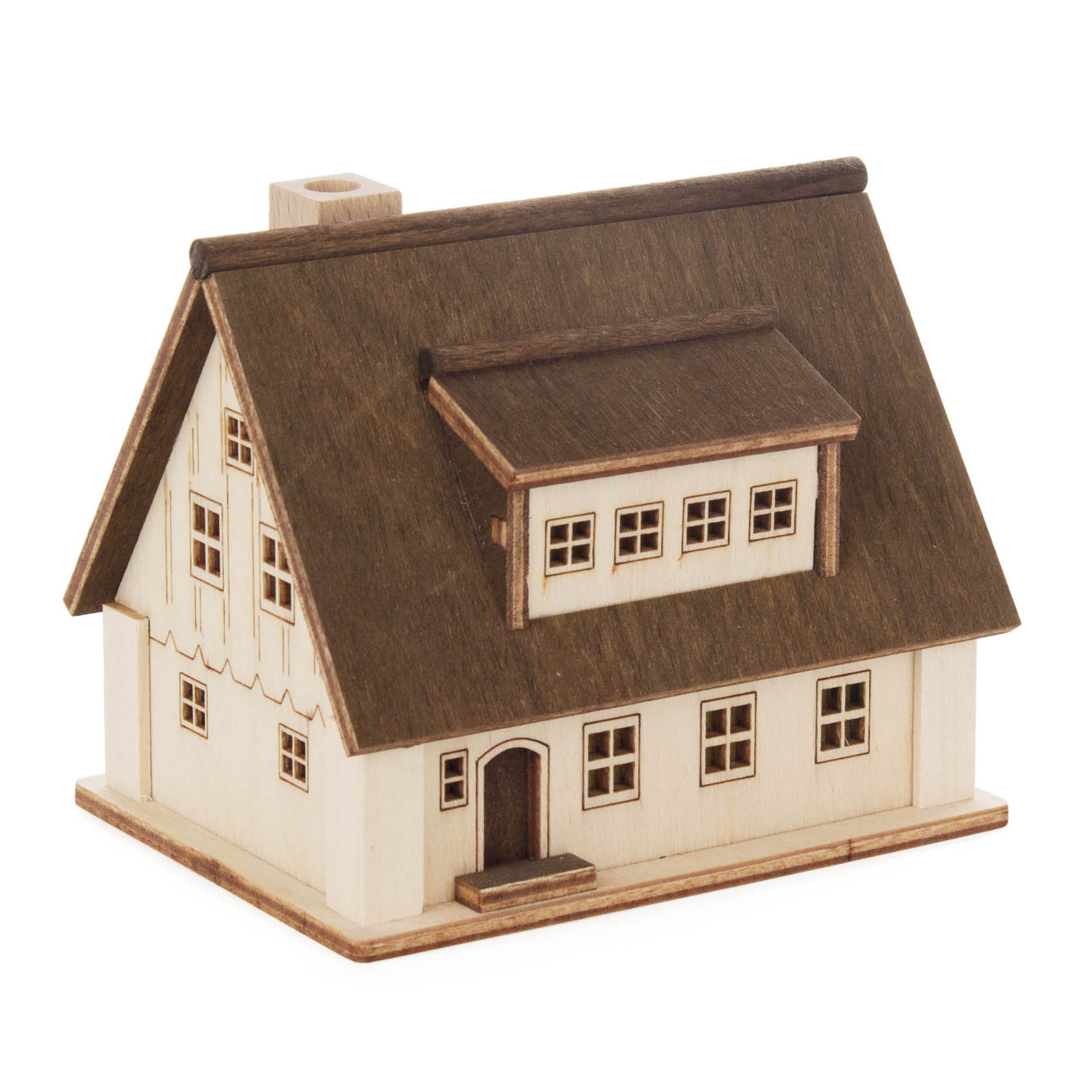 Ein hölzernes Miniaturhaus mit steilem Dach und mehreren kleinen Fenstern, das als Dekoration oder für eine Weihnachtsszene genutzt werden kann. im Dregeno Online Shop günstig kaufen