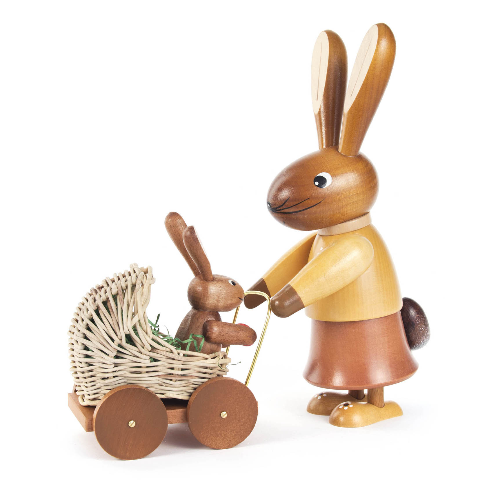 Holzfigur einer Häsin in natürlichem Look, die einen Kinderwagen mit einem Hasenbaby schiebt. im Dregeno Online Shop günstig kaufen