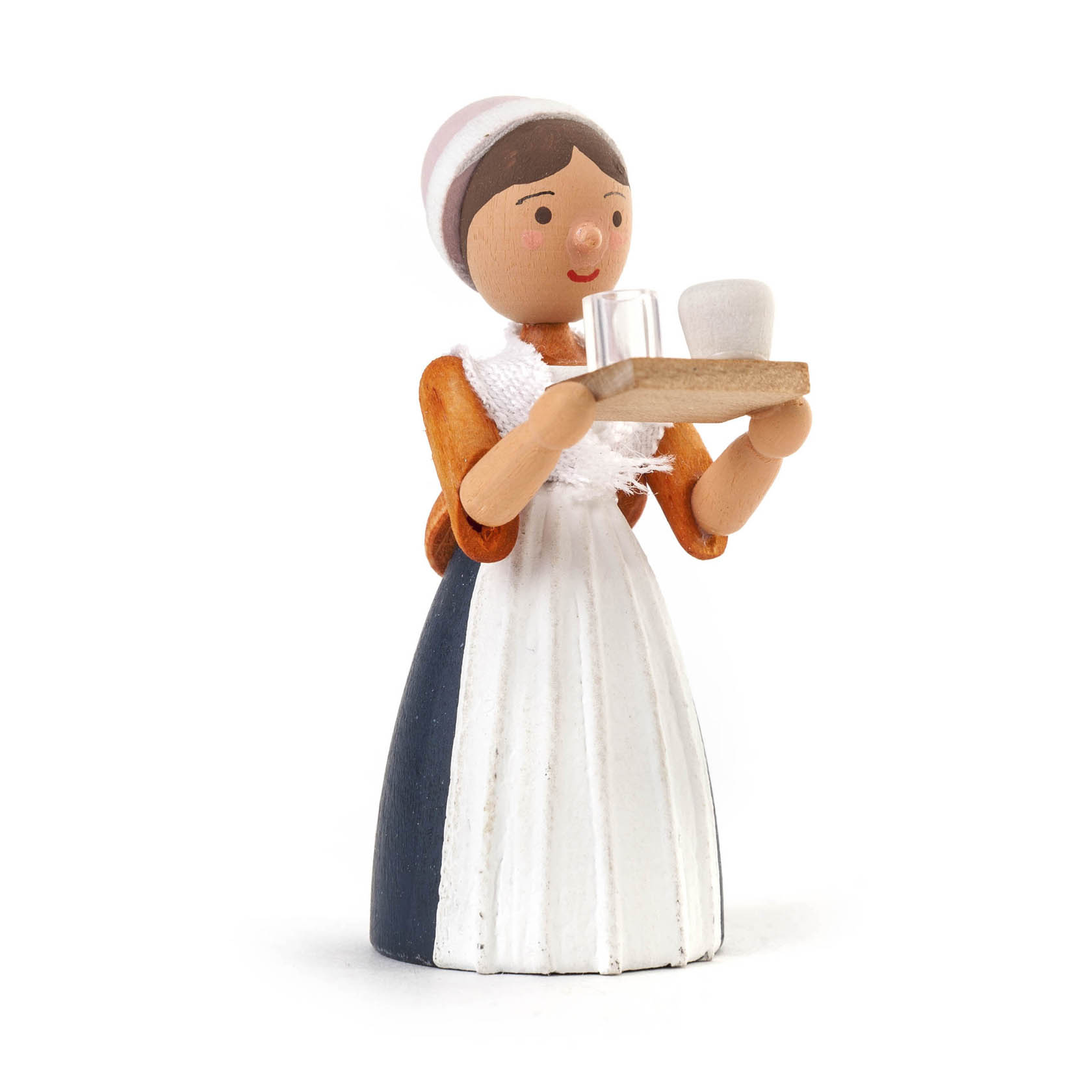 Holzfigur einer Frau im traditionellen Kleid mit Haube, die ein Tablett mit einem Glas und einer Tasse trägt. im Dregeno Online Shop günstig kaufen