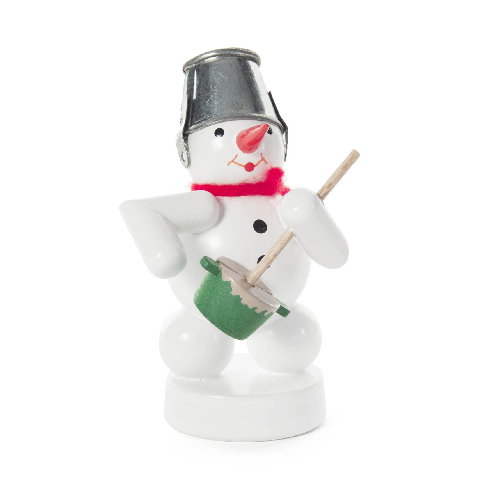Ein lächelnder, kleiner Schneemann mit einem Eimer als Hut, einer roten Schal und einem Brummtopf in der Hand. im Dregeno Online Shop günstig kaufen
