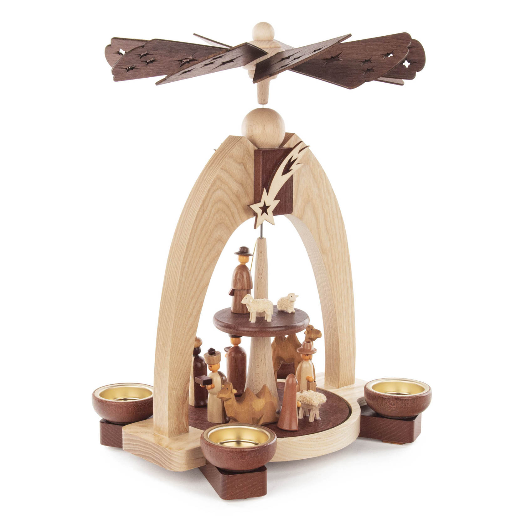 Holzpyramide mit zwei Etagen, zeigt die Geburt Christi mit Figuren von Maria, Josef, Jesuskind und Hirten, betrieben durch Teelichte.