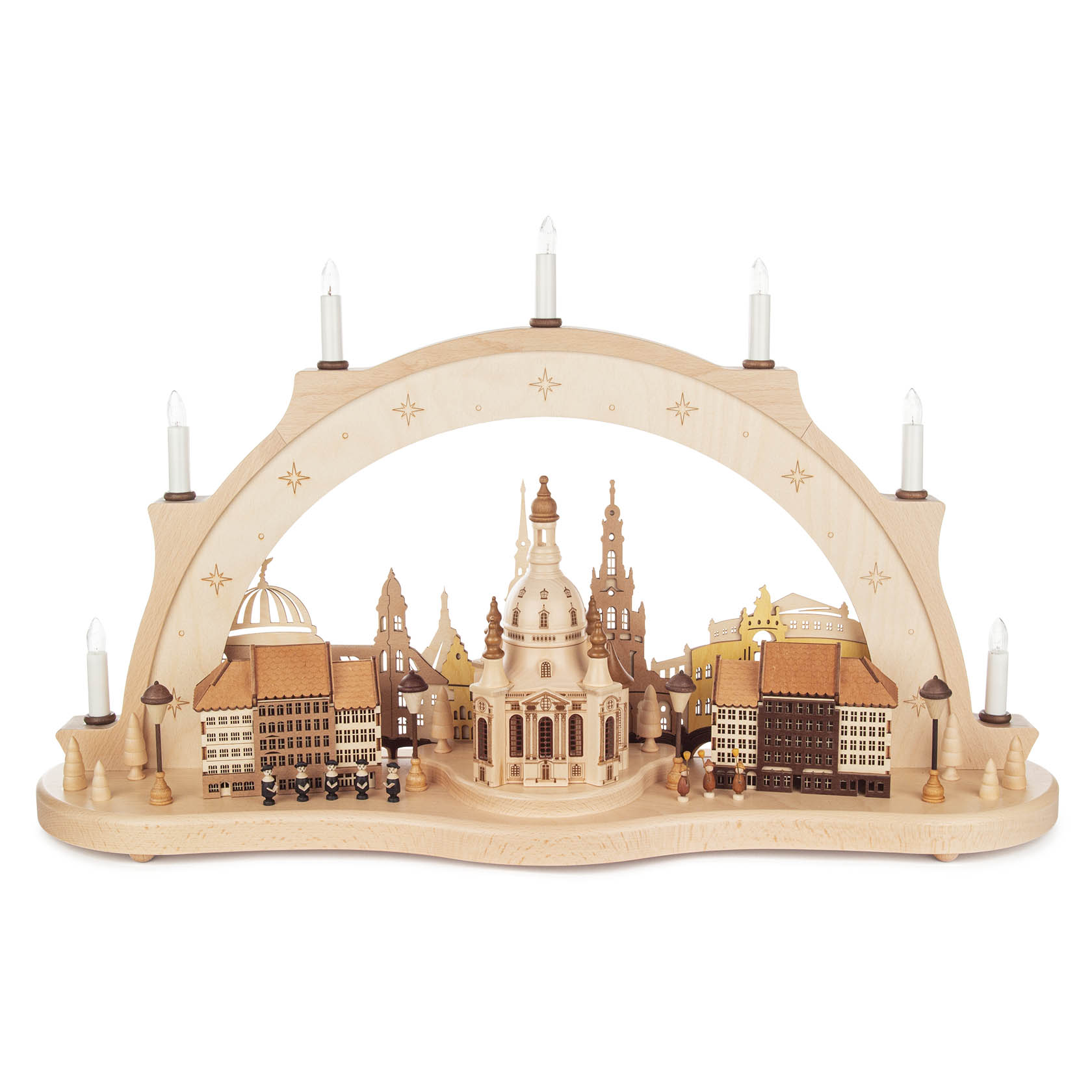 Schwibbogen mit Darstellungen der Dresdner Frauenkirche, umgeben von detailreichen Miniaturen anderer Gebäude. Elektrische Beleuchtung mit Kerzenattrappen oben. im Dregeno Online Shop günstig kaufen