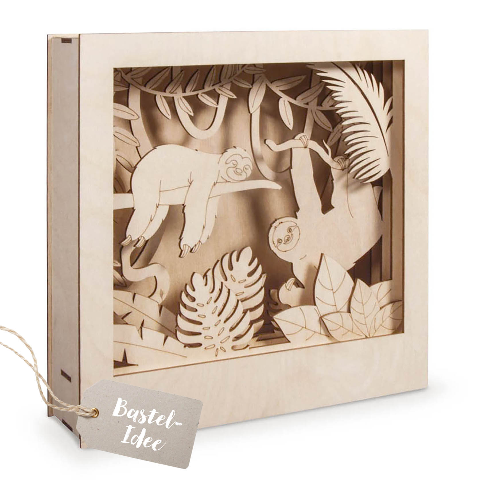 Holzbausatz mit zwei Faultieren, die auf Ästen hängen, umrahmt von tropischen Blättern, alles in natürlichen Holztönen. im Dregeno Online Shop günstig kaufen