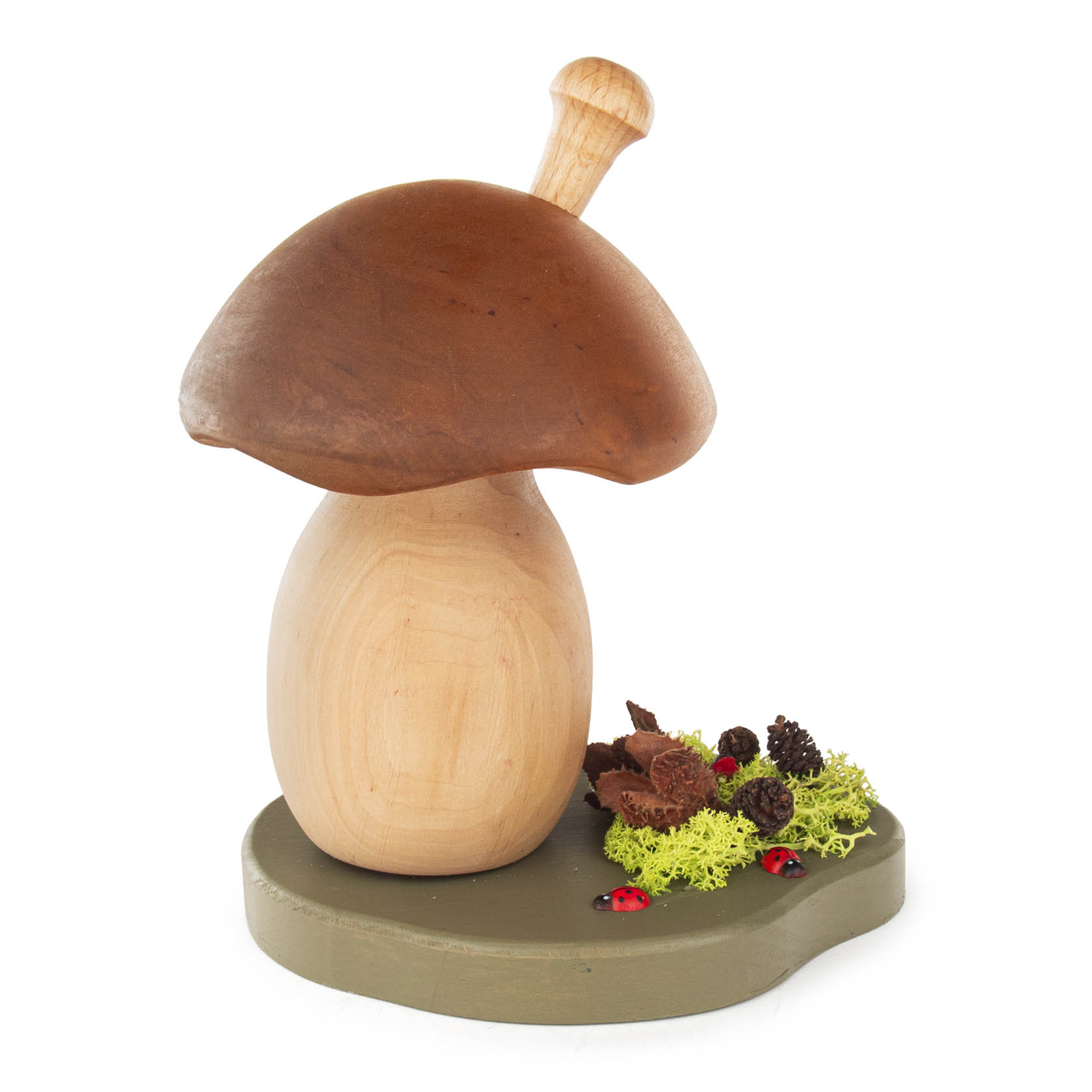 Holzräucherfigur in Form eines großen Pilzes mit brauner Kappe und gewelltem Rand, auf einer Platte mit grüner Deko und kleinen Käfern. im Dregeno Online Shop günstig kaufen