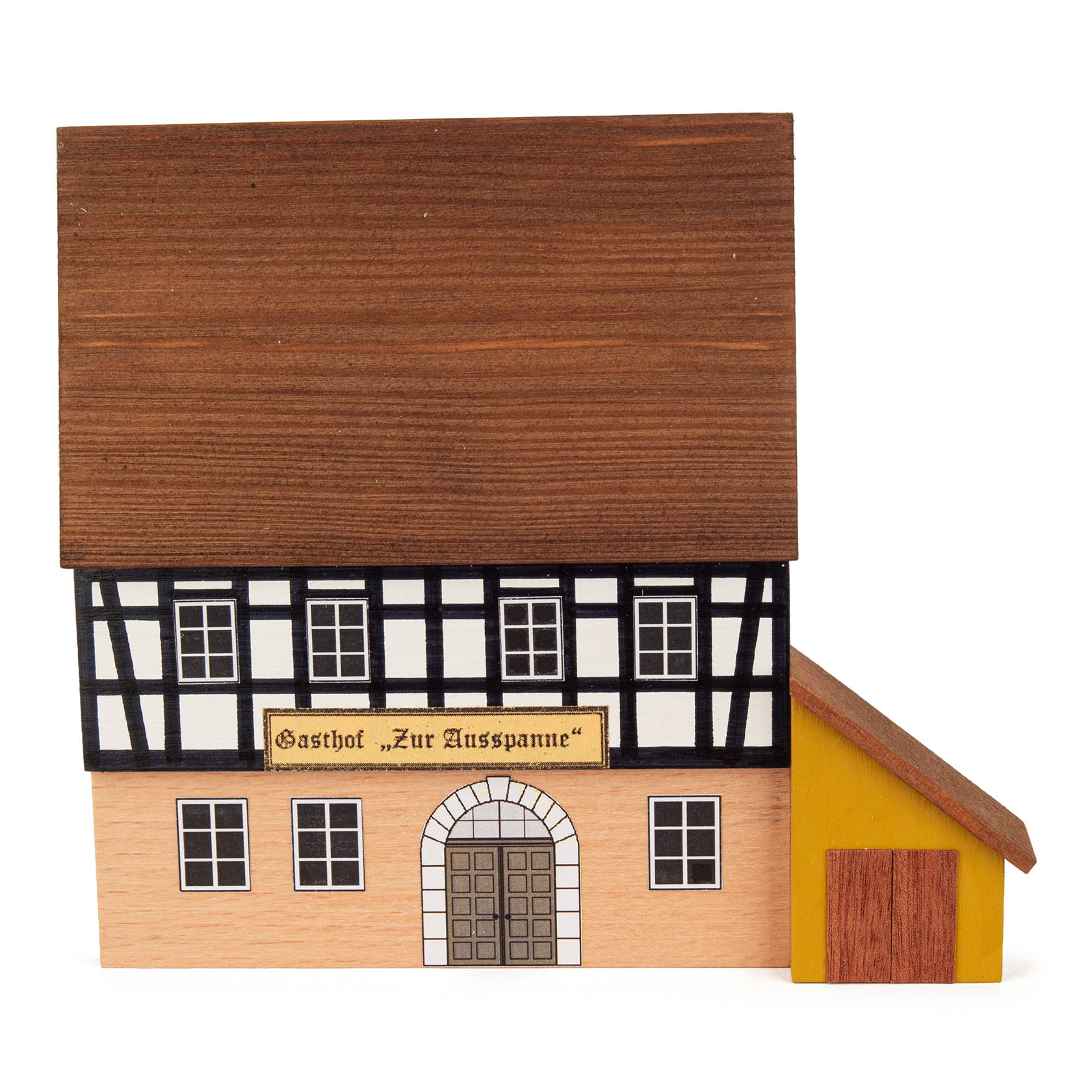 Ein Modell eines zweistöckigen Fachwerkhauses mit Holzschindeldach, darunter eine Tür mit zwei Fenstern und der Schriftzug 'Gasthof Zur Ausspanne'. im Dregeno Online Shop günstig kaufen