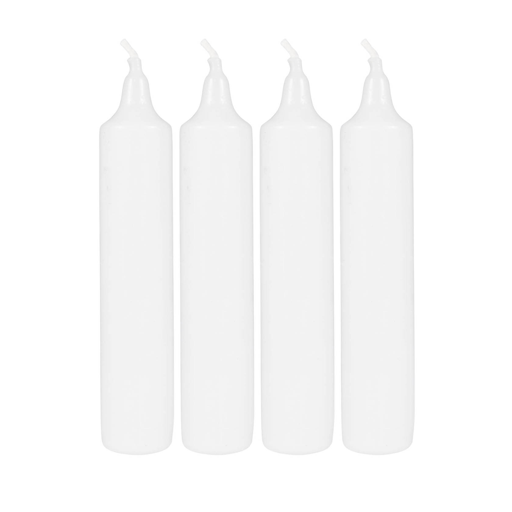 Vier weiße Adventskerzen in einer Reihe angeordnet, jeweils mit einem Docht an der Spitze. im Dregeno Online Shop günstig kaufen