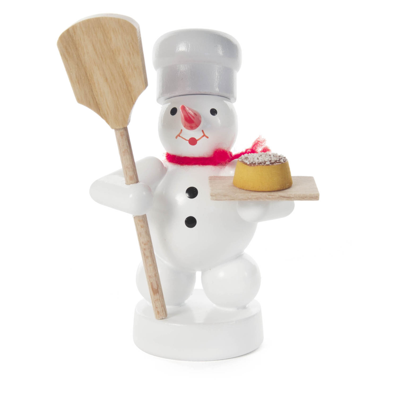 Fröhlicher Schneemann mit grauem Hut und rotem Schal, hält einen hölzernen Brotschieber und ein Tablett mit einer kleinen, dekorativen Torte. im Dregeno Online Shop günstig kaufen