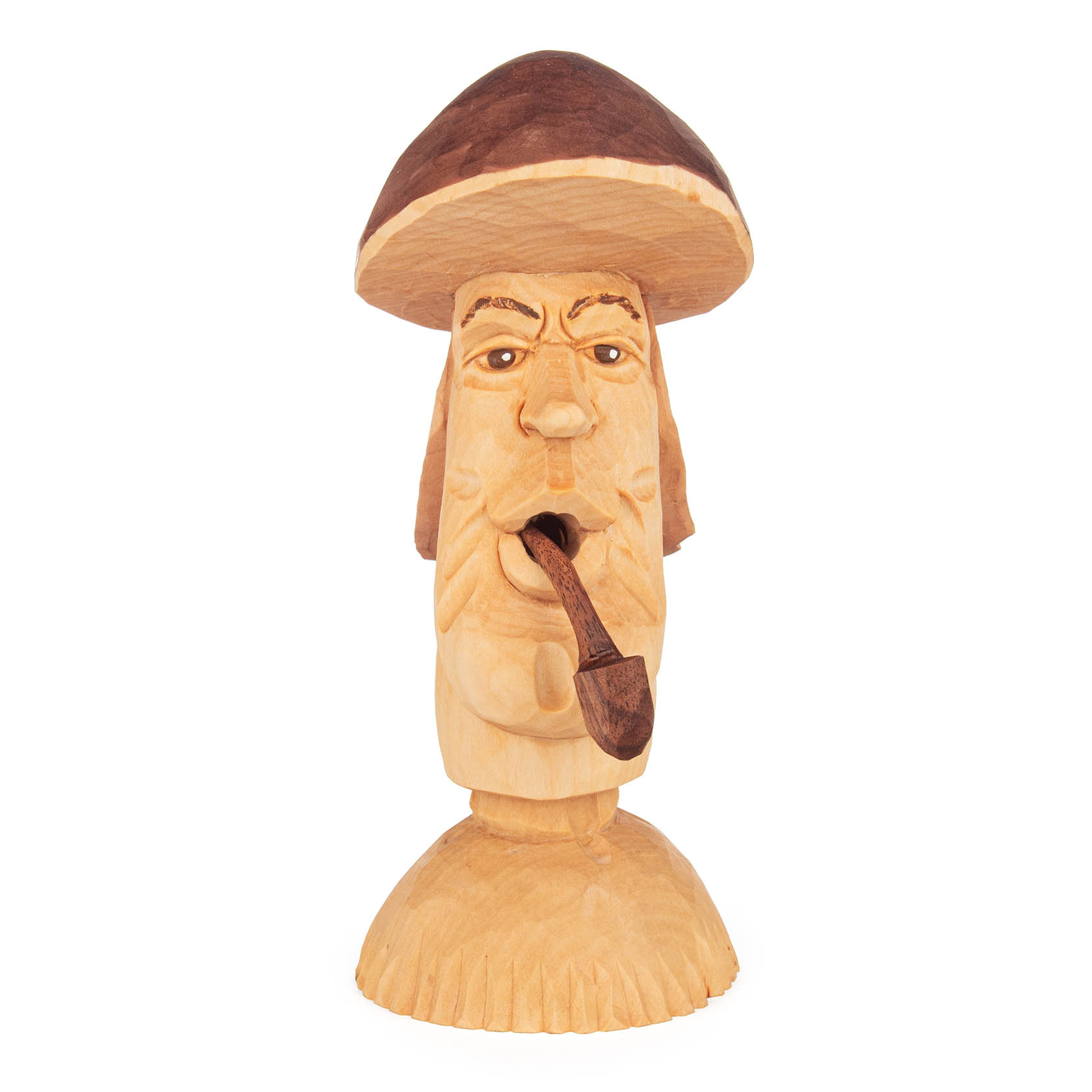 Holzgeschnitzte Figur eines Räucherpilzes mit Braunkappe, menschliches Gesicht und Pfeife im Mund, auf grünem Sockel. im Dregeno Online Shop günstig kaufen