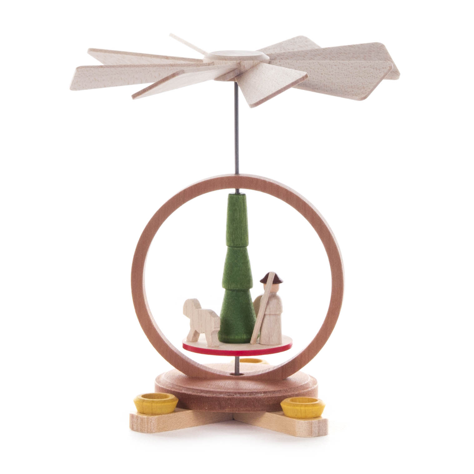 Holzpyramide mit einem Schäfer, einem Schaf und einem Baum. Oben sind sich drehende Flügel. Die Pyramide steht auf einem runden Sockel. im Dregeno Online Shop günstig kaufen