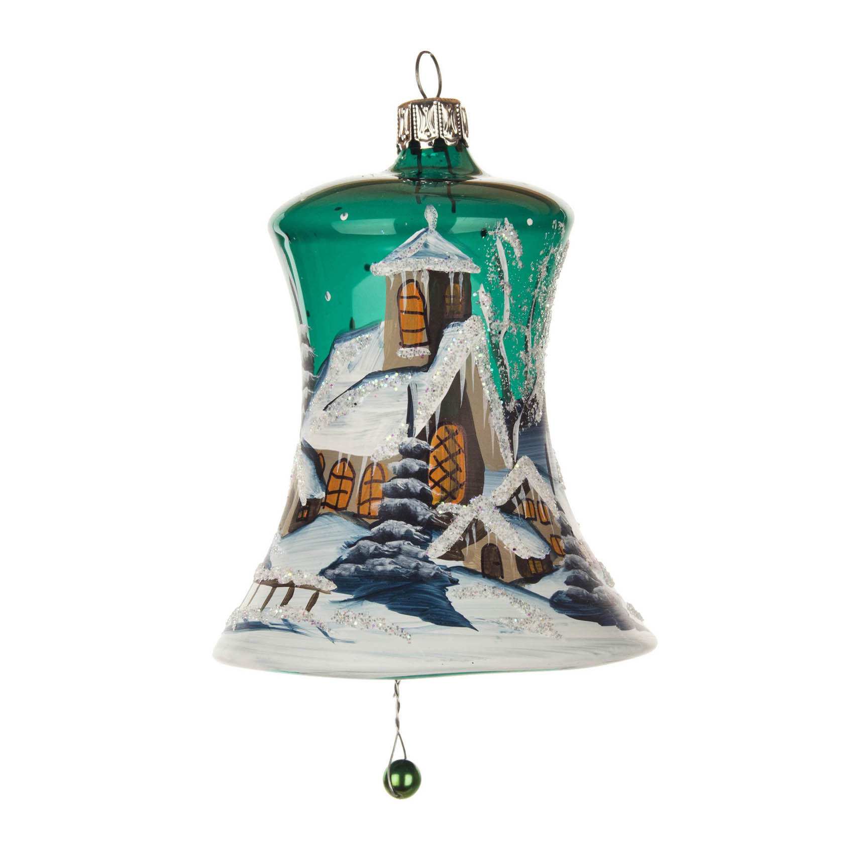 Handbemalte Christbaumkugel in Form einer Glocke, 8 cm groß, grün mit winterlichem Dorfmotiv und Schneelandschaft verziert. im Dregeno Online Shop günstig kaufen