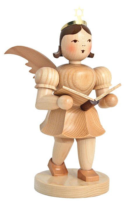 Holzfigur eines 20 cm großen Engels. Der Engel hat Flügel, trägt ein Kleid, hält ein aufgeschlagenes Buch und trägt eine goldene Krone. Gesicht ist freundlich bemalt. im Dregeno Online Shop günstig kaufen