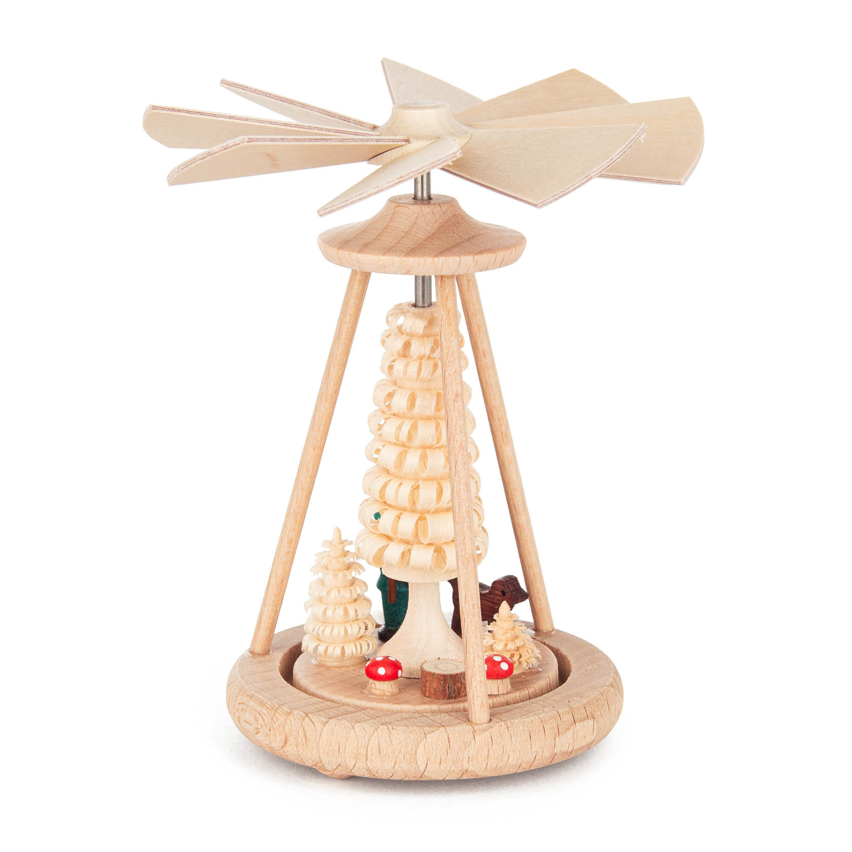 Holzpyramide mit Jägerfigur und Wildtieren, angetrieben durch Kerzenwärme.