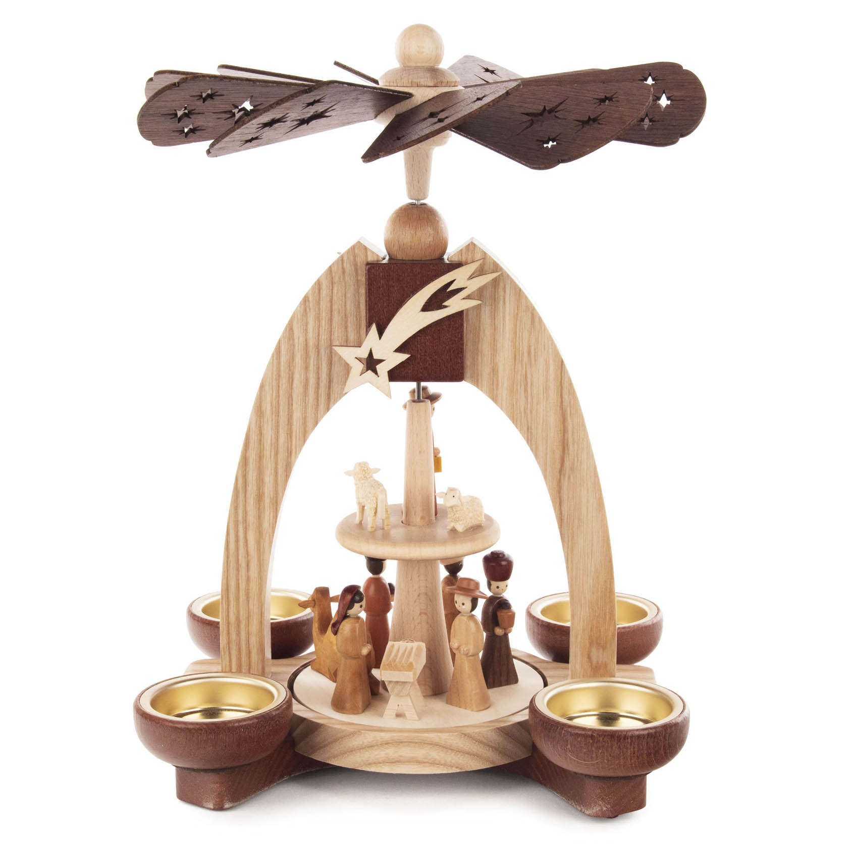 Zweistufige Weihnachtspyramide aus Holz mit Figuren der Weihnachtsgeschichte, einschließlich Maria, Josef, Jesuskind, Hirten und einem Engel. Platz für vier Teelichter. im Dregeno Online Shop günstig kaufen