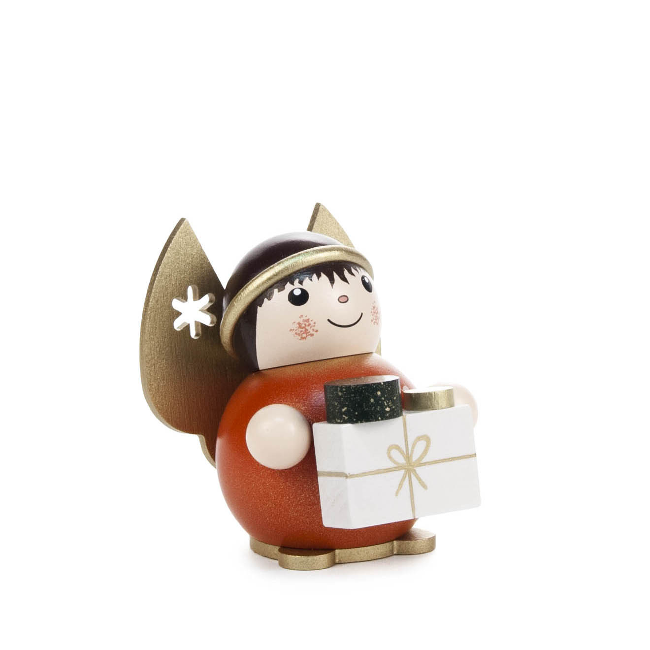 Figur eines lächelnden Engels mit braunem Haar, rotem Gewand und goldenen Flügeln. Der Engel hält ein weißes Geschenk mit goldener Schleife in den Händen. im Dregeno Online Shop günstig kaufen