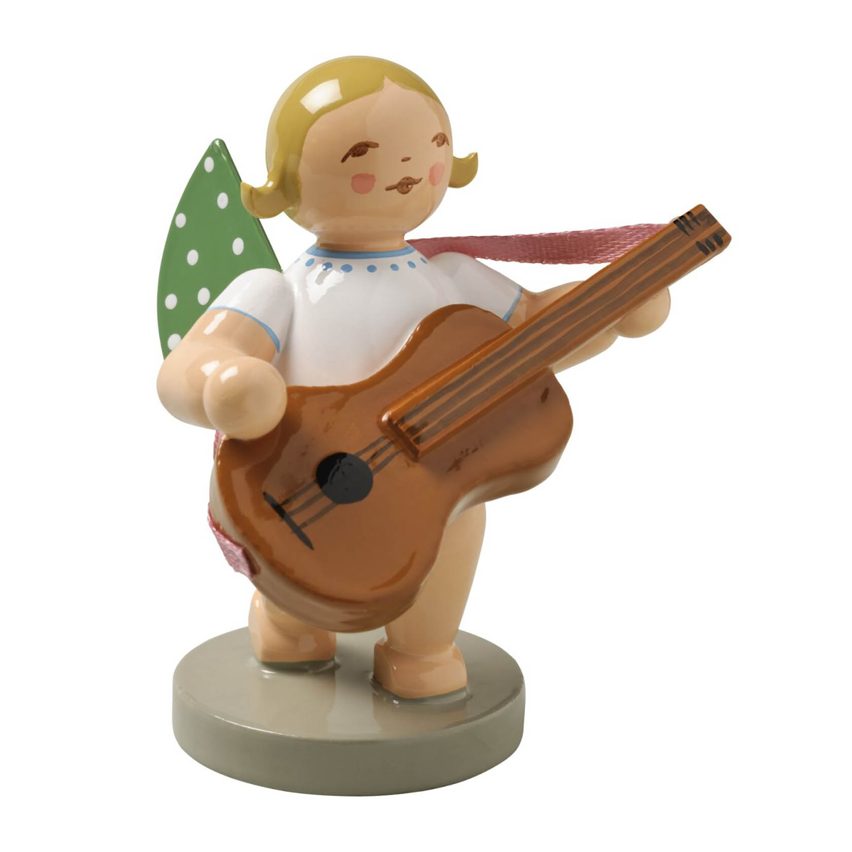 Holzfigur eines Engels mit grünen, gepunkteten Flügeln, der eine Gitarre spielt. im Dregeno Online Shop günstig kaufen