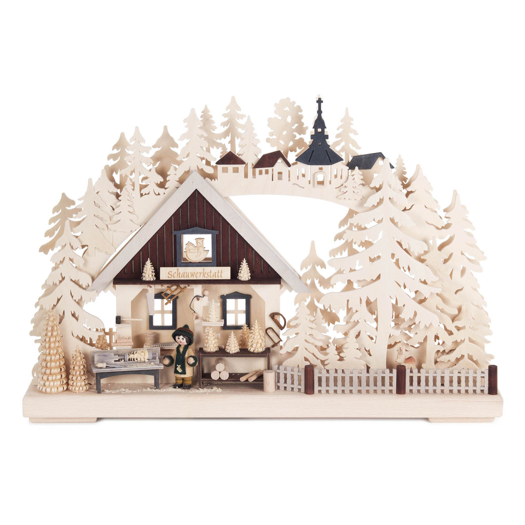 Ein hölzerner Schwibbogen zeigt eine Schauwerkstatt mit einem Drechsler. Er ist elektrifiziert und zeigt Bäume, ein Haus und einen Handwerker mit Werkzeug. im Dregeno Online Shop günstig kaufen