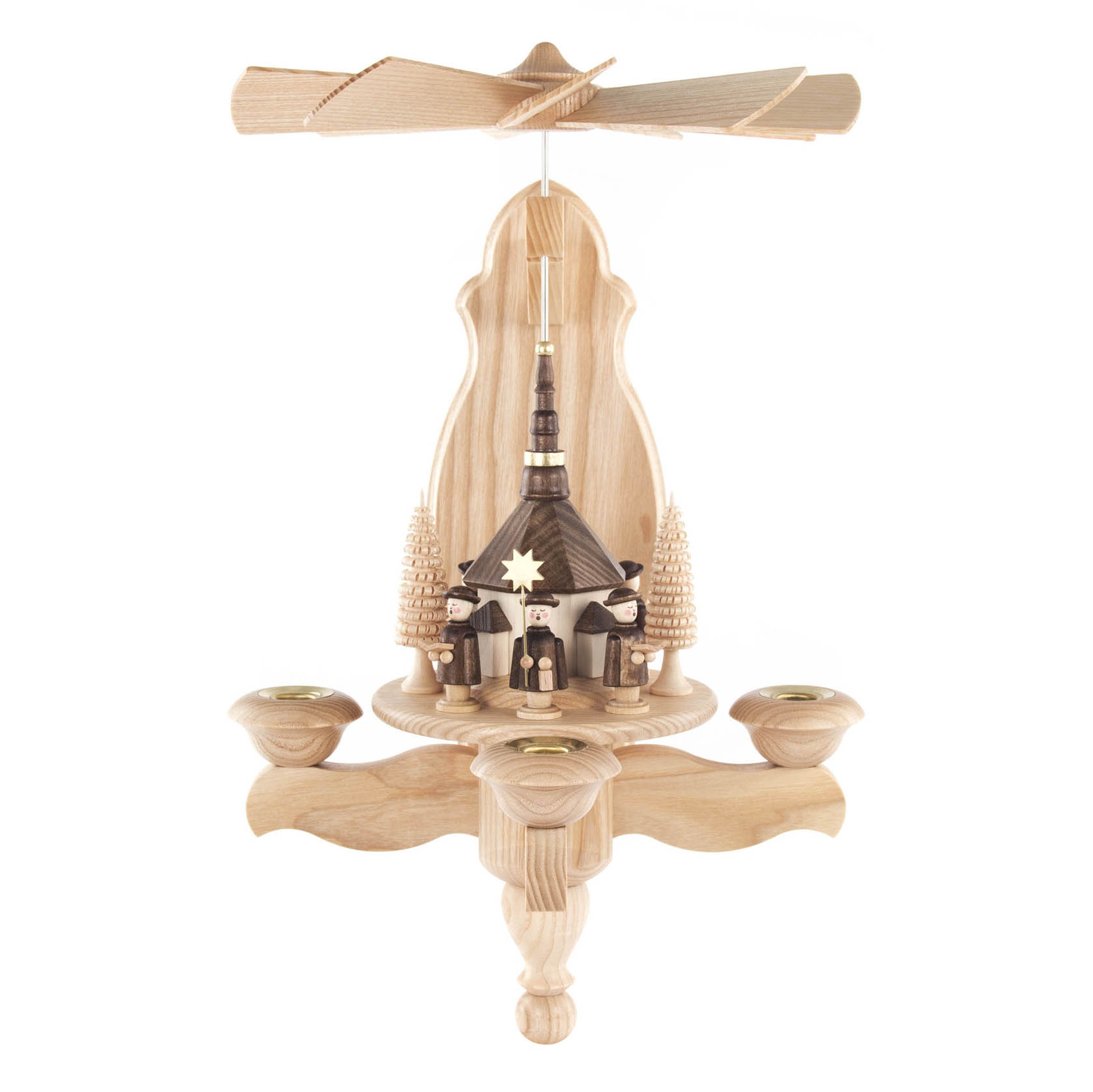 Holzpyramide mit Seiffener Kirche und drei Kurrendesängern, darüber ein Flügelrad, mit drei Kerzenhaltern für 14mm Kerzen an den Seiten. im Dregeno Online Shop günstig kaufen