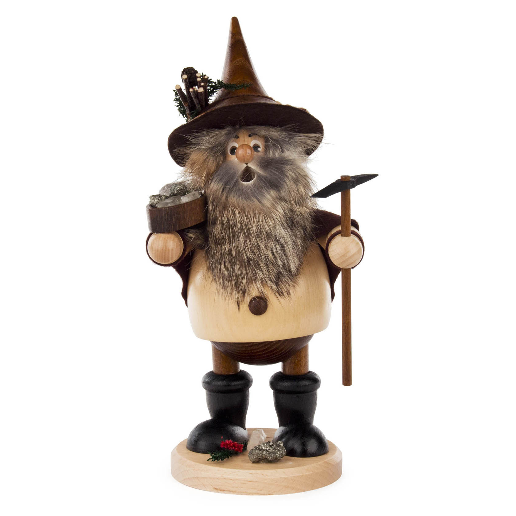 Ein traditioneller Räuchermann mit Bart, Hut, Spitzhacke und einer Schale Erz, der auf einer runden Holzplatte steht. im Dregeno Online Shop günstig kaufen
