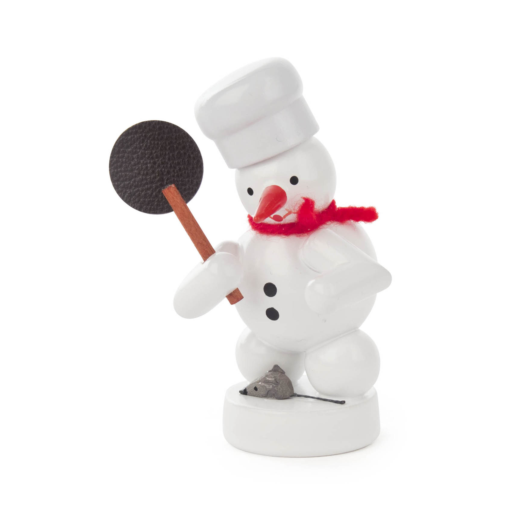 Kleiner Schneemann in Bäckeraufmachung hält eine große runde Backform und trägt eine rote Schal. Am Fuß eine kleine graue Maus. im Dregeno Online Shop günstig kaufen