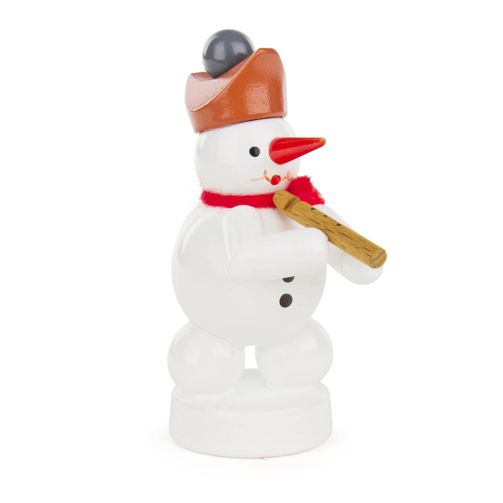 Holzschneemann mit rotem Schal und Holzhut, der eine Flöte spielt und eine rote Karottennase hat. im Dregeno Online Shop günstig kaufen