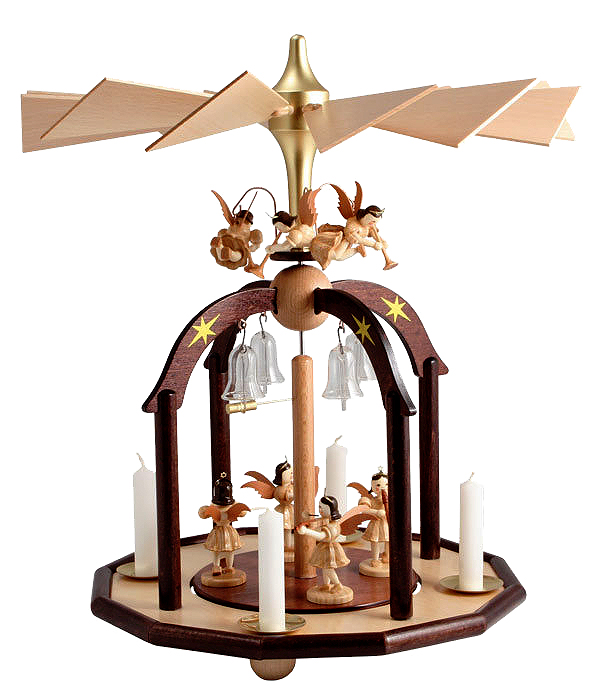 Holzpyramide mit sieben Engel-Figuren und Glasglöckchen. Auf einem runden Sockel stehen Kerzenhalter und darüber rotierende Holzflügel. im Dregeno Online Shop günstig kaufen