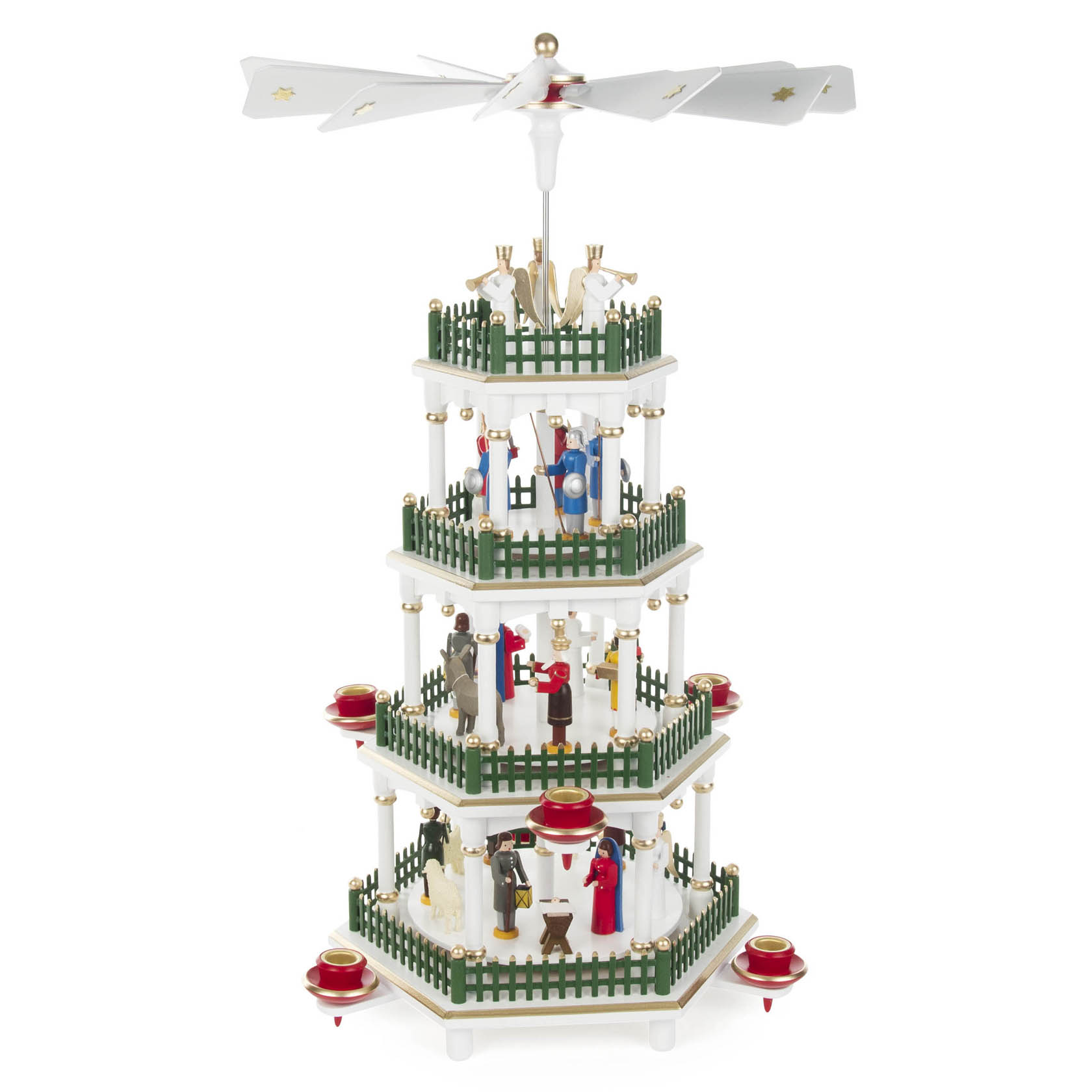 Eine dreistöckige weiße Weihnachtspyramide mit Szenen der Geburt Christi, verziert mit Figuren und grünen Zäunen, angetrieben von Kerzen. im Dregeno Online Shop günstig kaufen