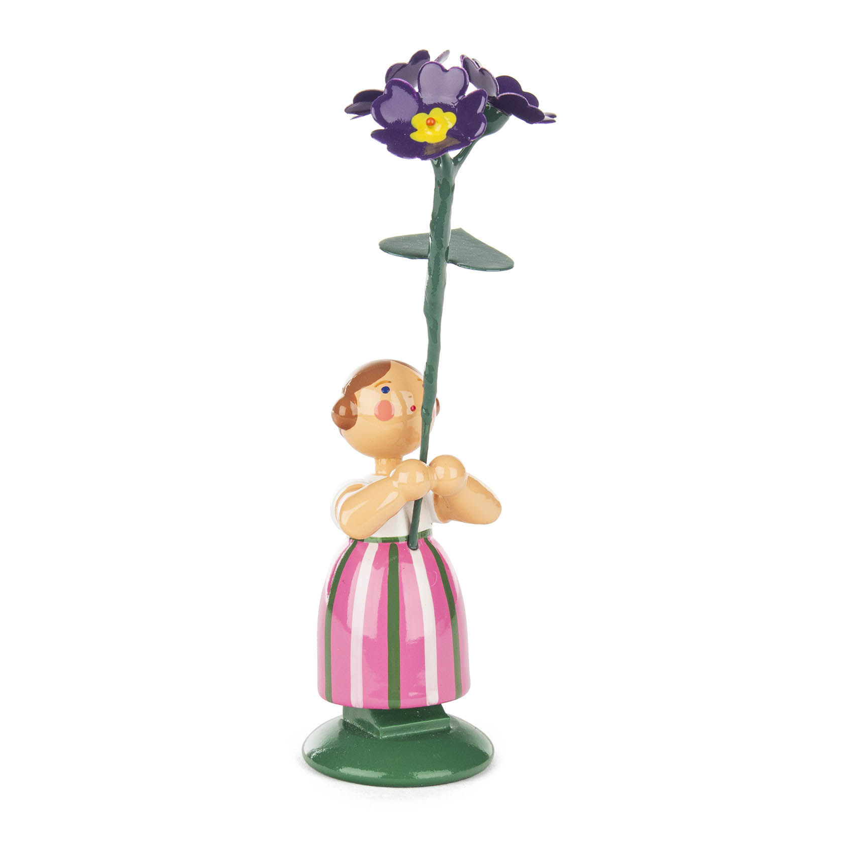 Holzfigur eines Mädchens in gestreiftem Kleid, die eine violette Primel mit gelber Mitte hält. im Dregeno Online Shop günstig kaufen