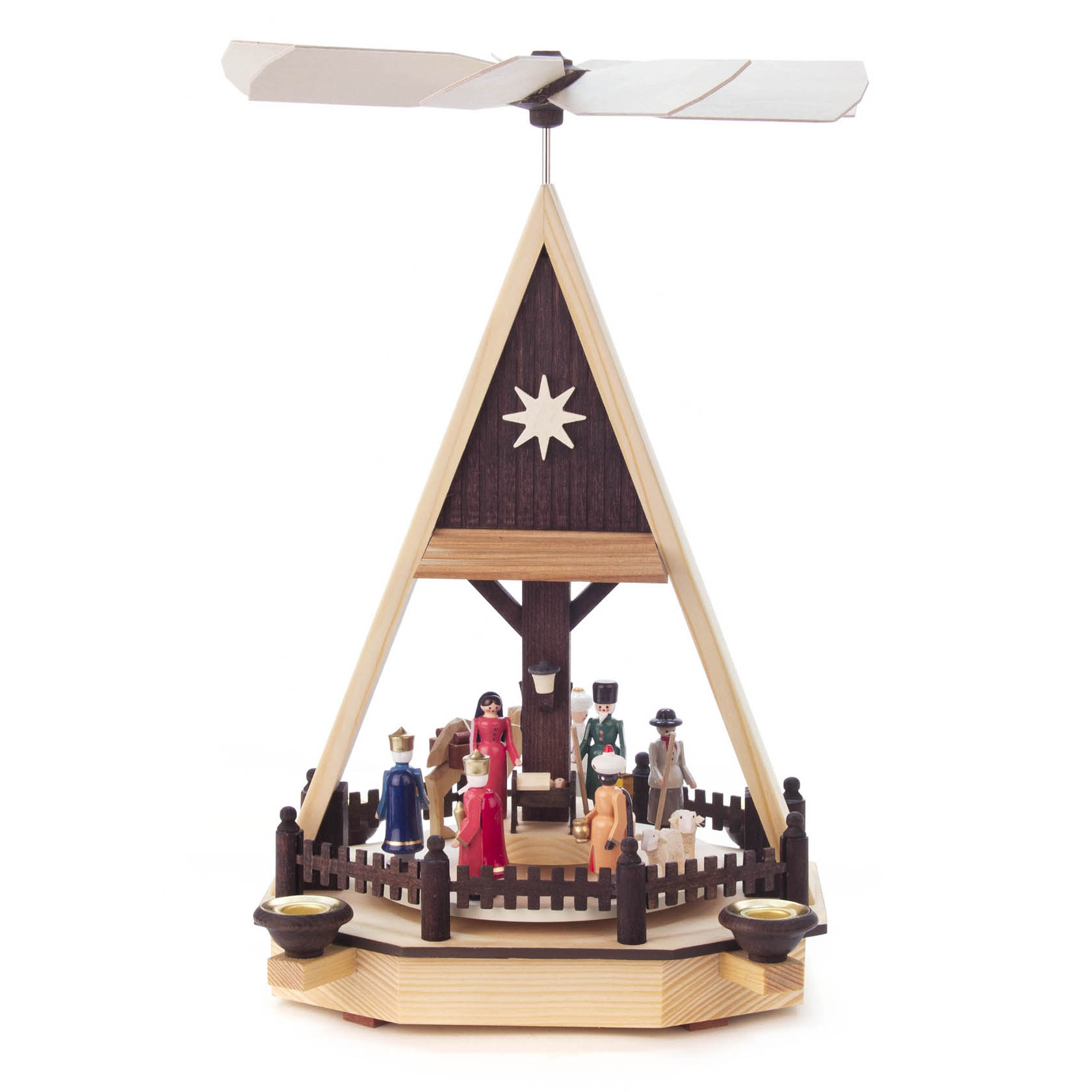 Holzpyramide mit Figuren der Christi Geburt-Szene, inklusive Maria, Josef, dem Jesuskind und den drei Weisen, auf einem Drehteller. im Dregeno Online Shop günstig kaufen