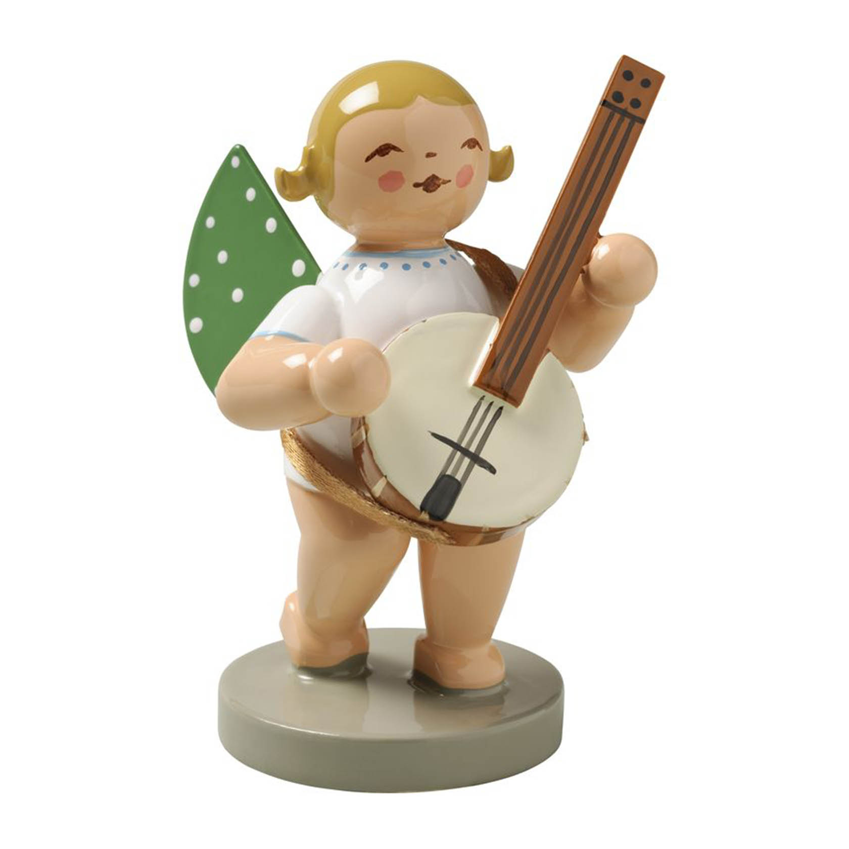 Holzfigur eines Engels in weißer Kleidung, mit grün gepunkteten Flügeln, der ein Banjo in den Händen hält und auf einem Standfuß steht. im Dregeno Online Shop günstig kaufen