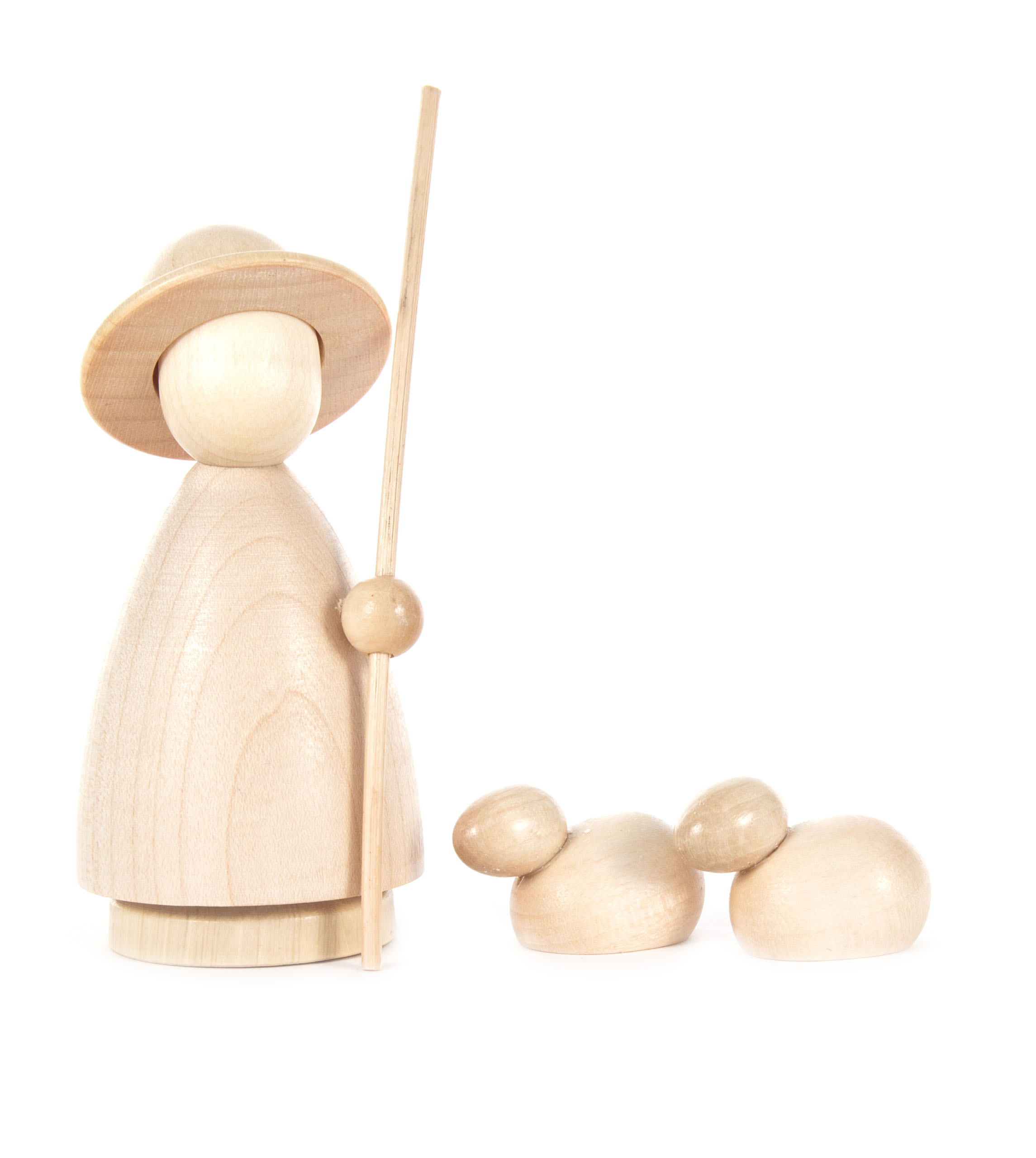 Ein moderner, abstrahierter Schäfer aus Holz mit rundem Kopf, einem Hut und einem Stab, mit zwei kleinen, runden Holzschafen neben ihm.