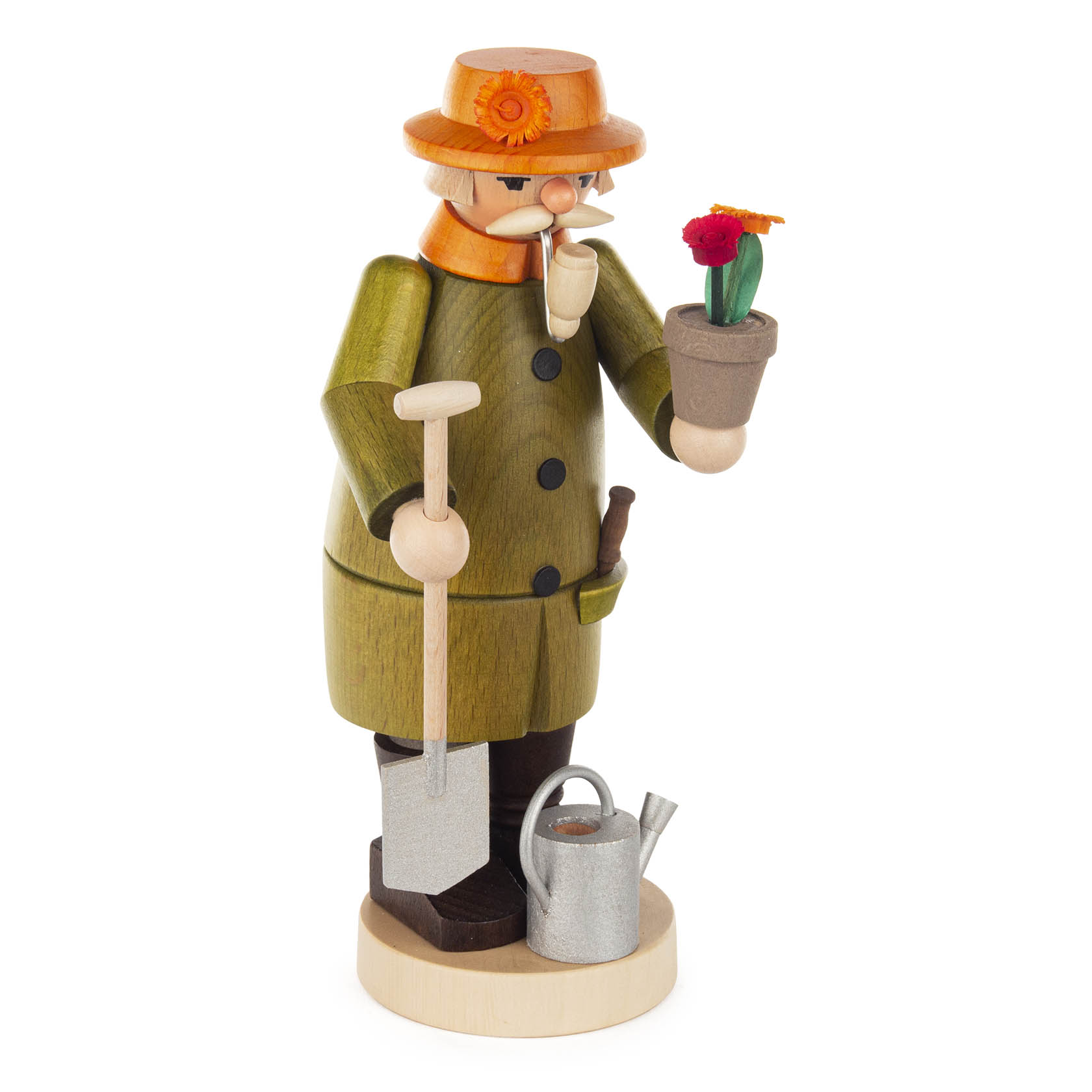 Holzfigur eines Gärtners im traditionellen Stil, der in einer Hand einen Blumentopf hält und in der anderen Hand eine Schaufel hat, daneben steht eine Gießkanne. im Dregeno Online Shop günstig kaufen