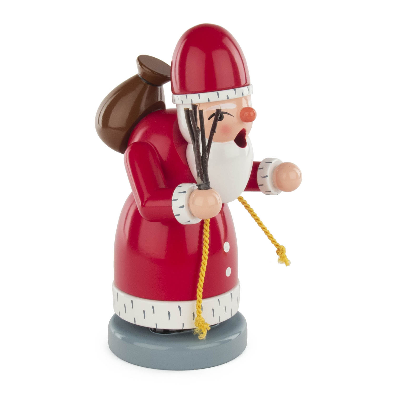 Roter Räuchermann in Form eines Weihnachtsmanns mit weißem Bart, roter Mütze und braunem Sack auf dem Rücken.