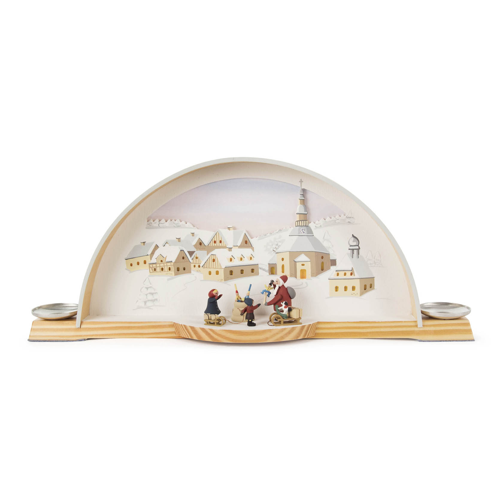 Holzschwibbogen mit Seiffener Kirche darstellt. Darauf sind Kinder und ein Weihnachtsmann zu sehen, die beleuchtet sind. im Dregeno Online Shop günstig kaufen